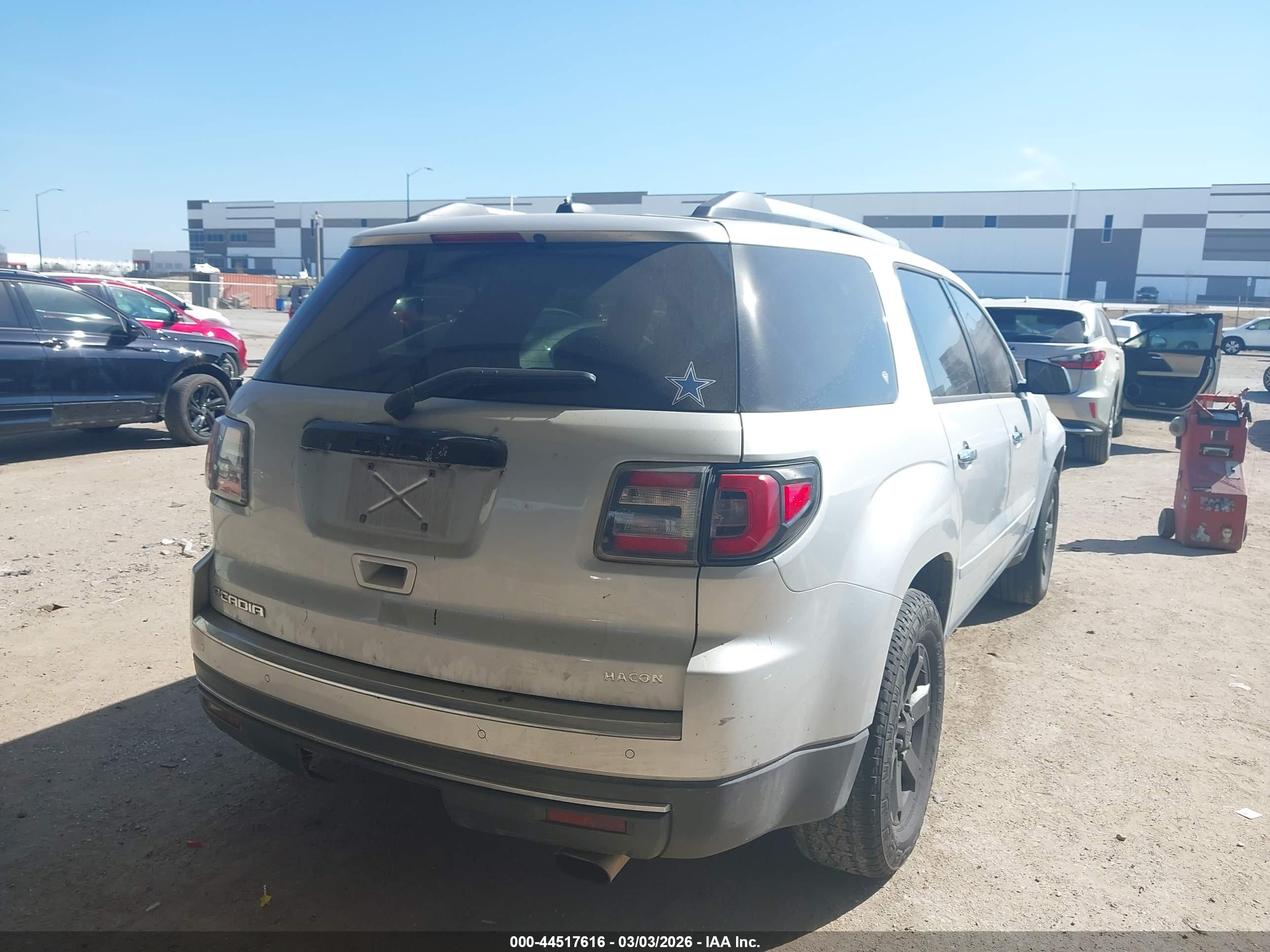 GMC ACADIA image 4