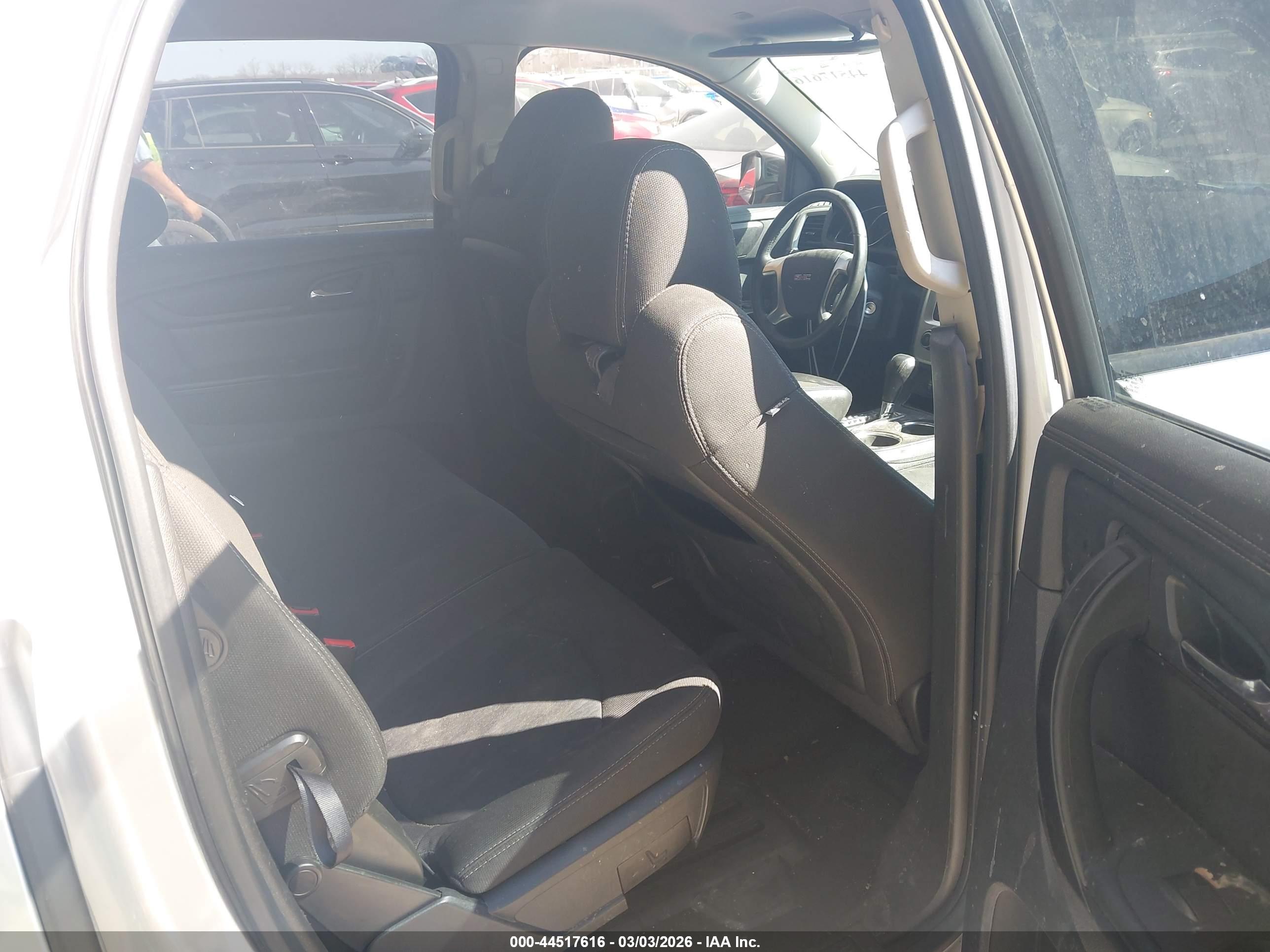 GMC ACADIA image 8