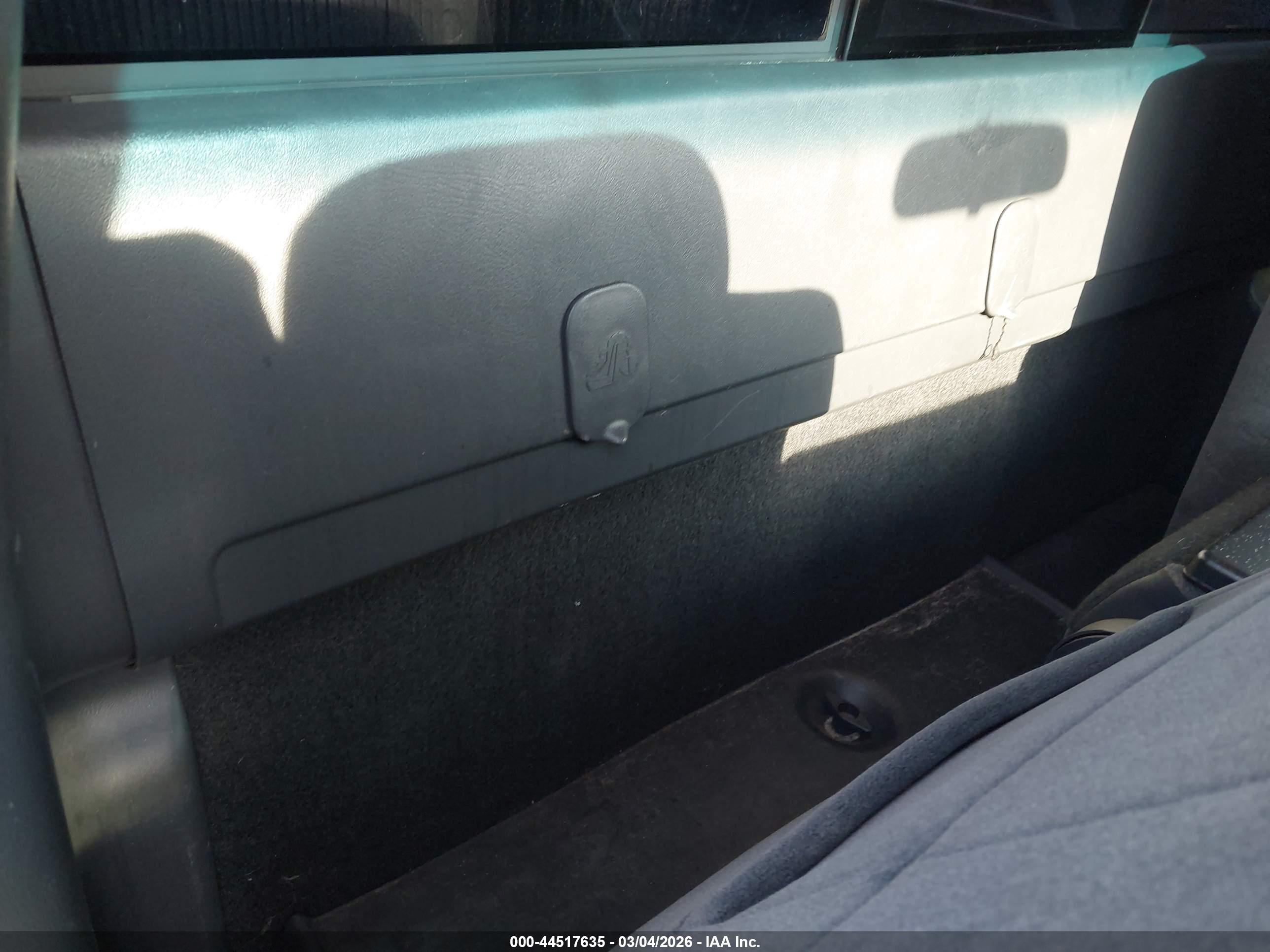CHEVROLET SILVERADO image 8