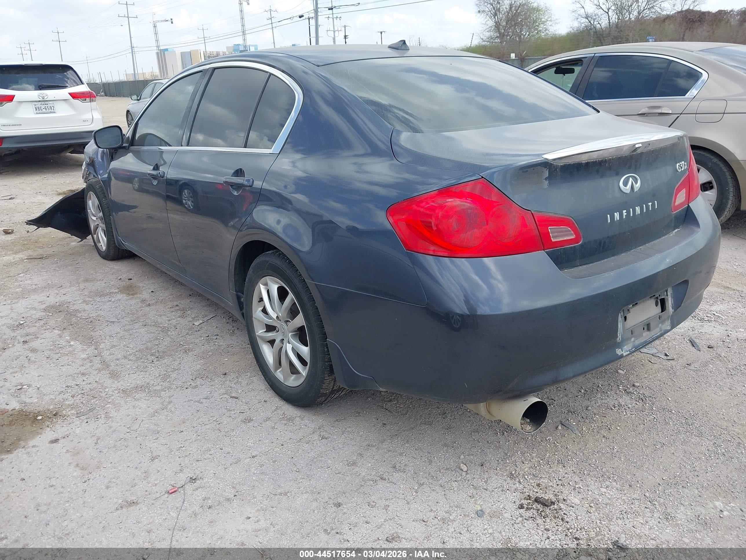INFINITI G37X image 3