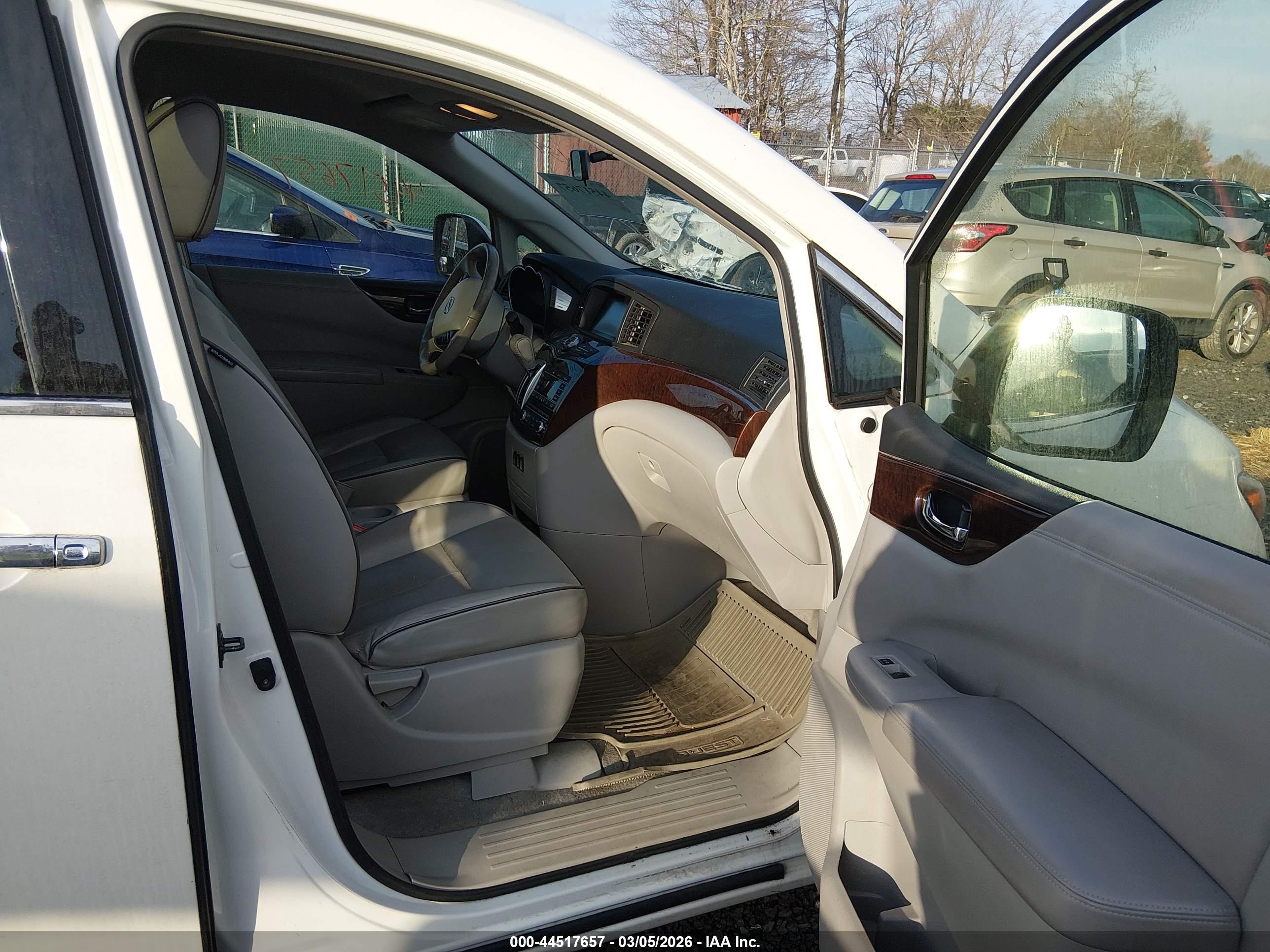NISSAN QUEST image 5