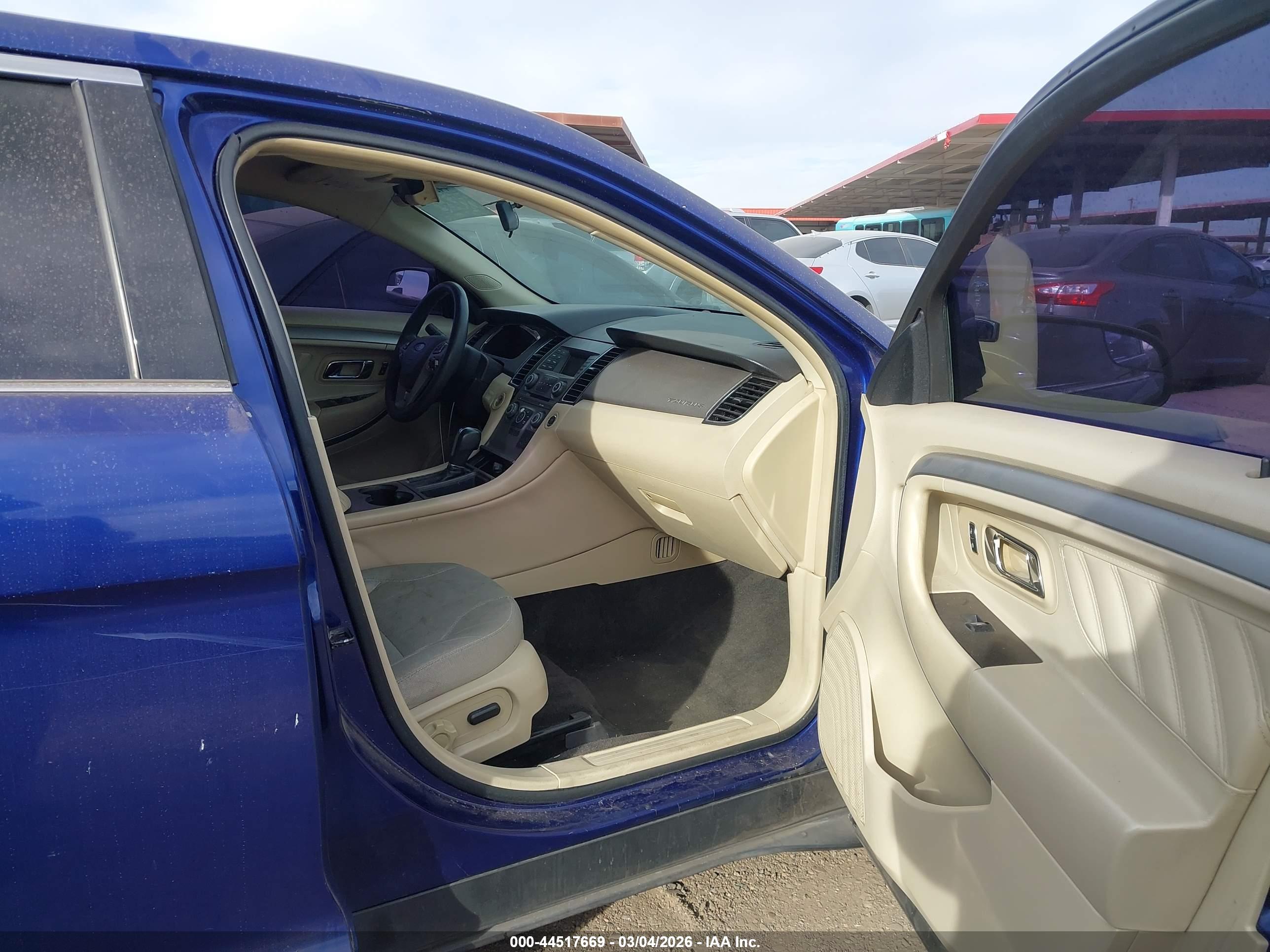FORD TAURUS image 5