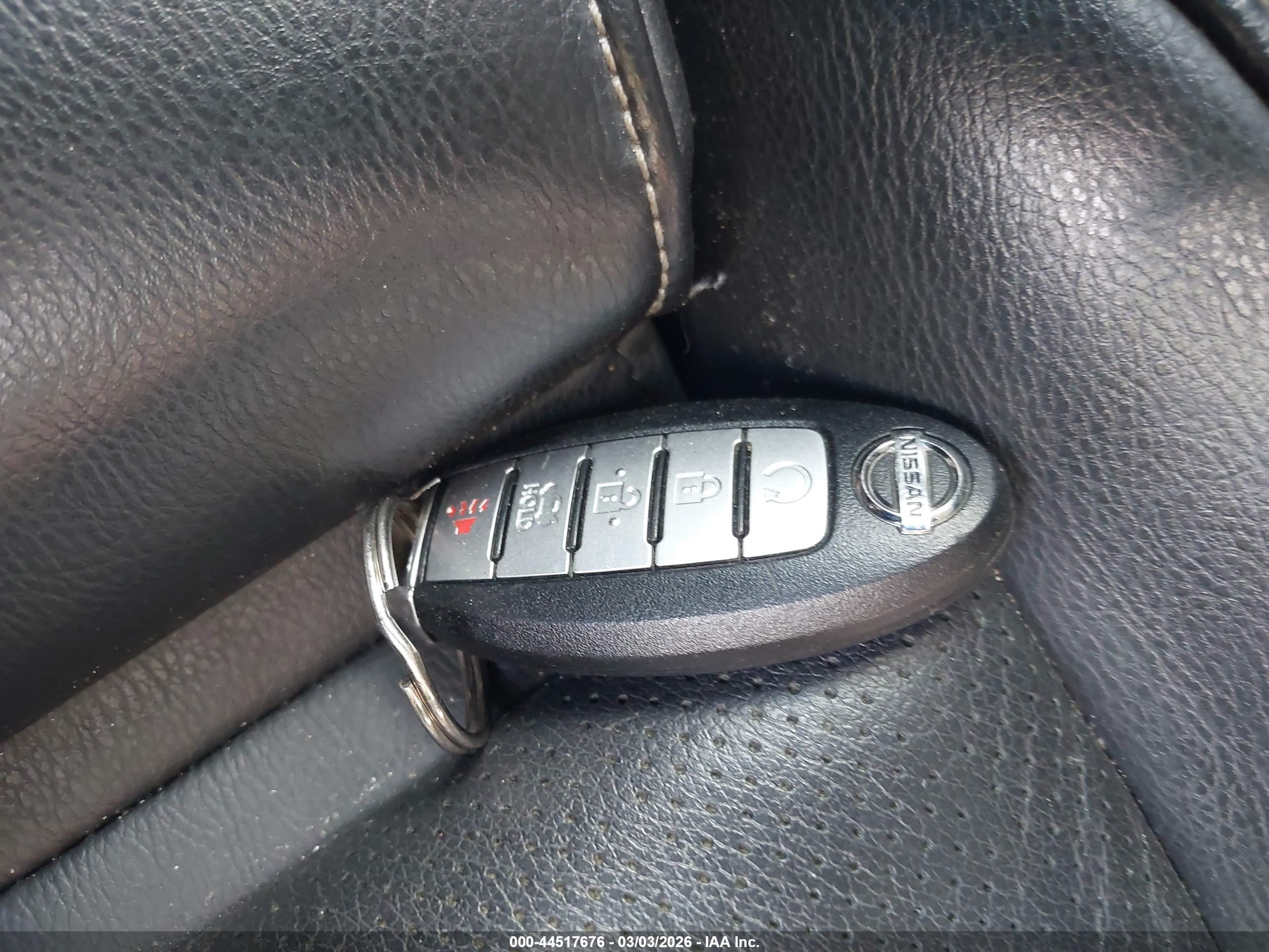 NISSAN MAXIMA image 11