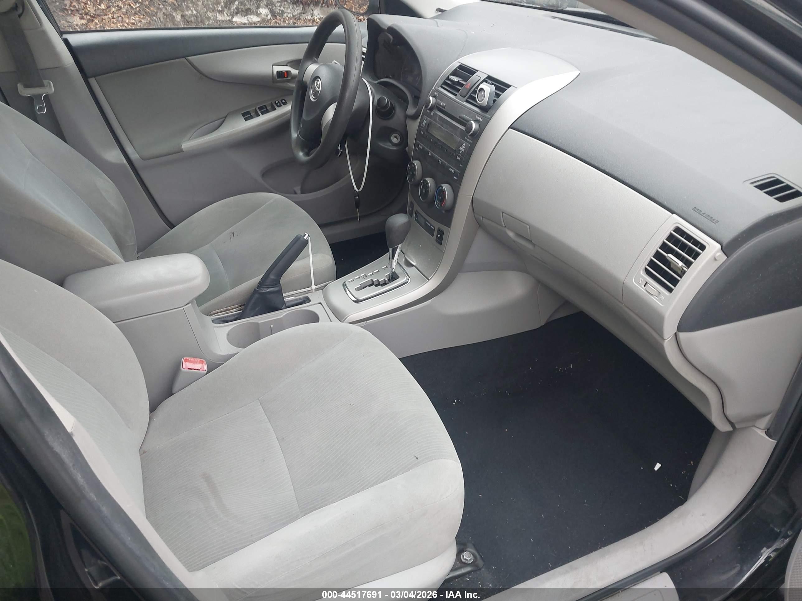 TOYOTA COROLLA image 5