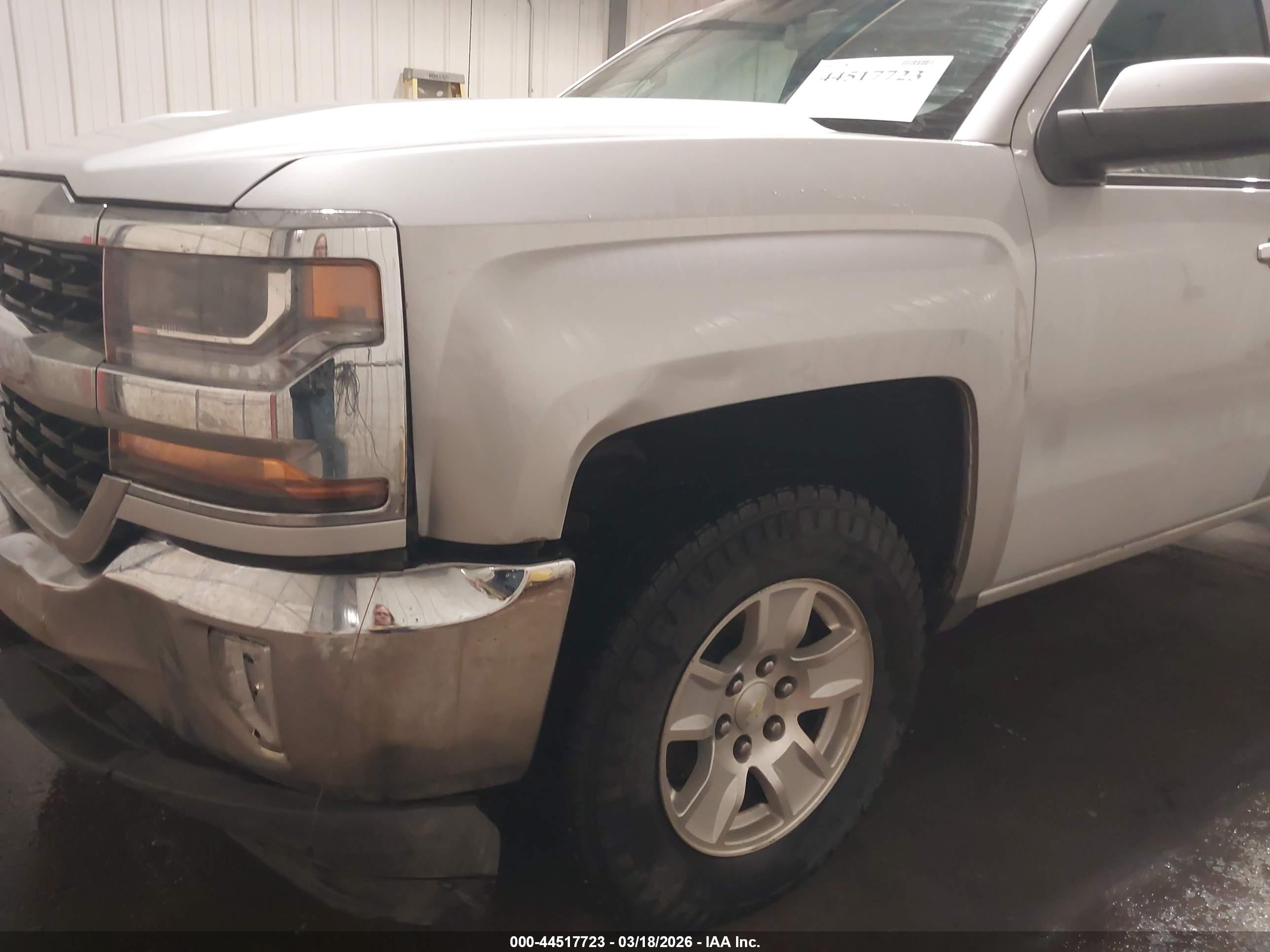 CHEVROLET SILVERADO image 6