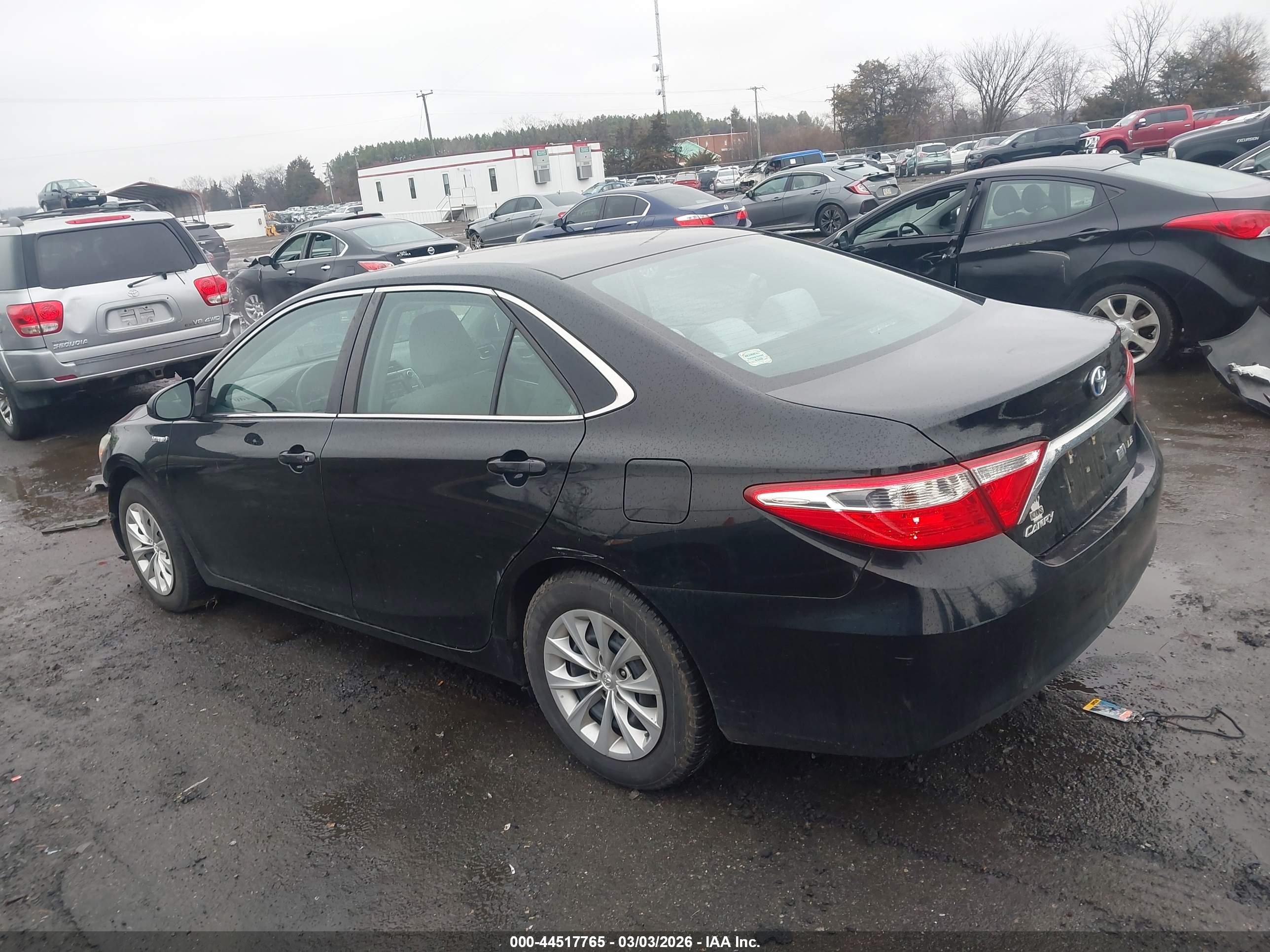 TOYOTA CAMRY image 3