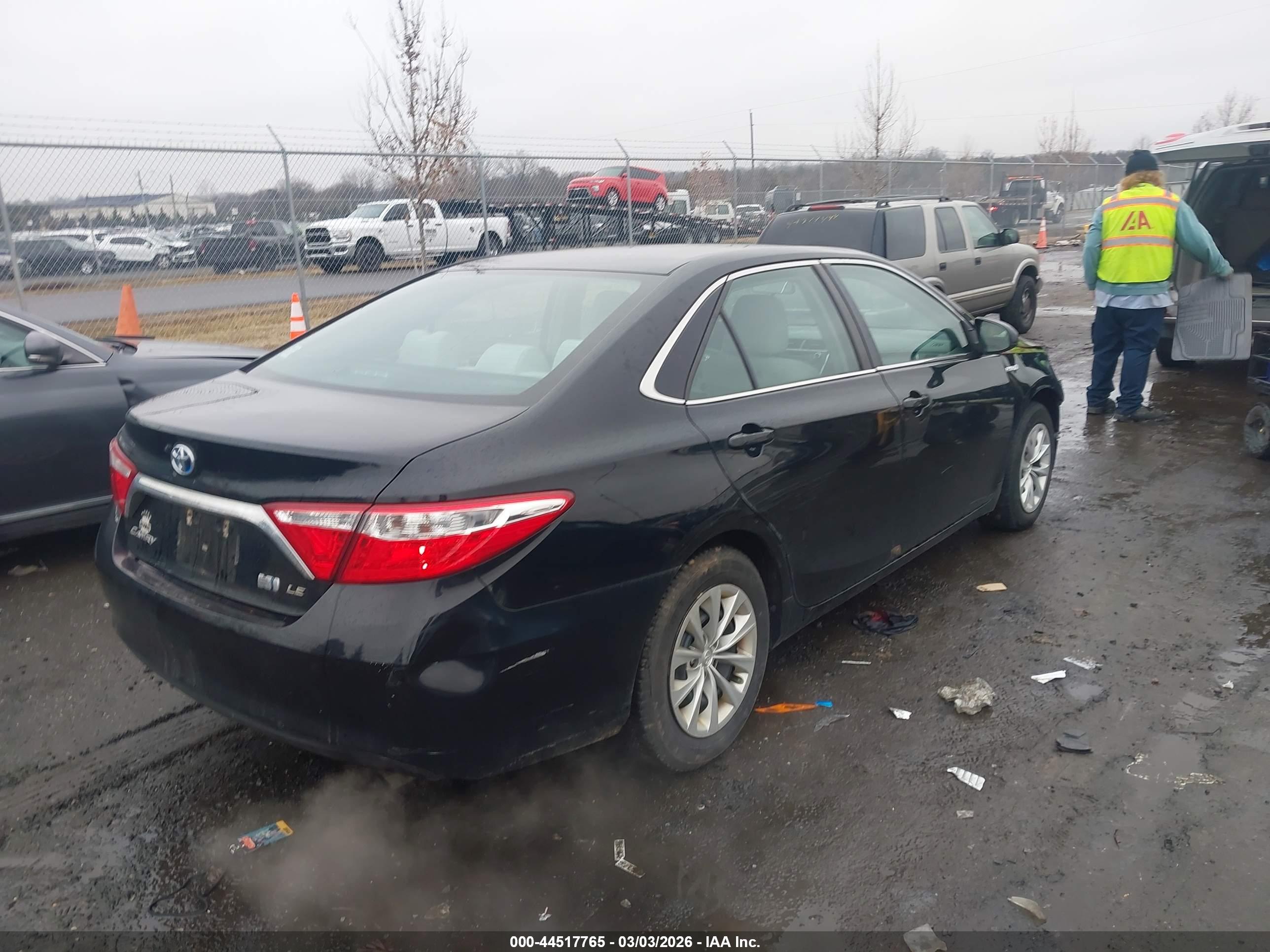 TOYOTA CAMRY image 4