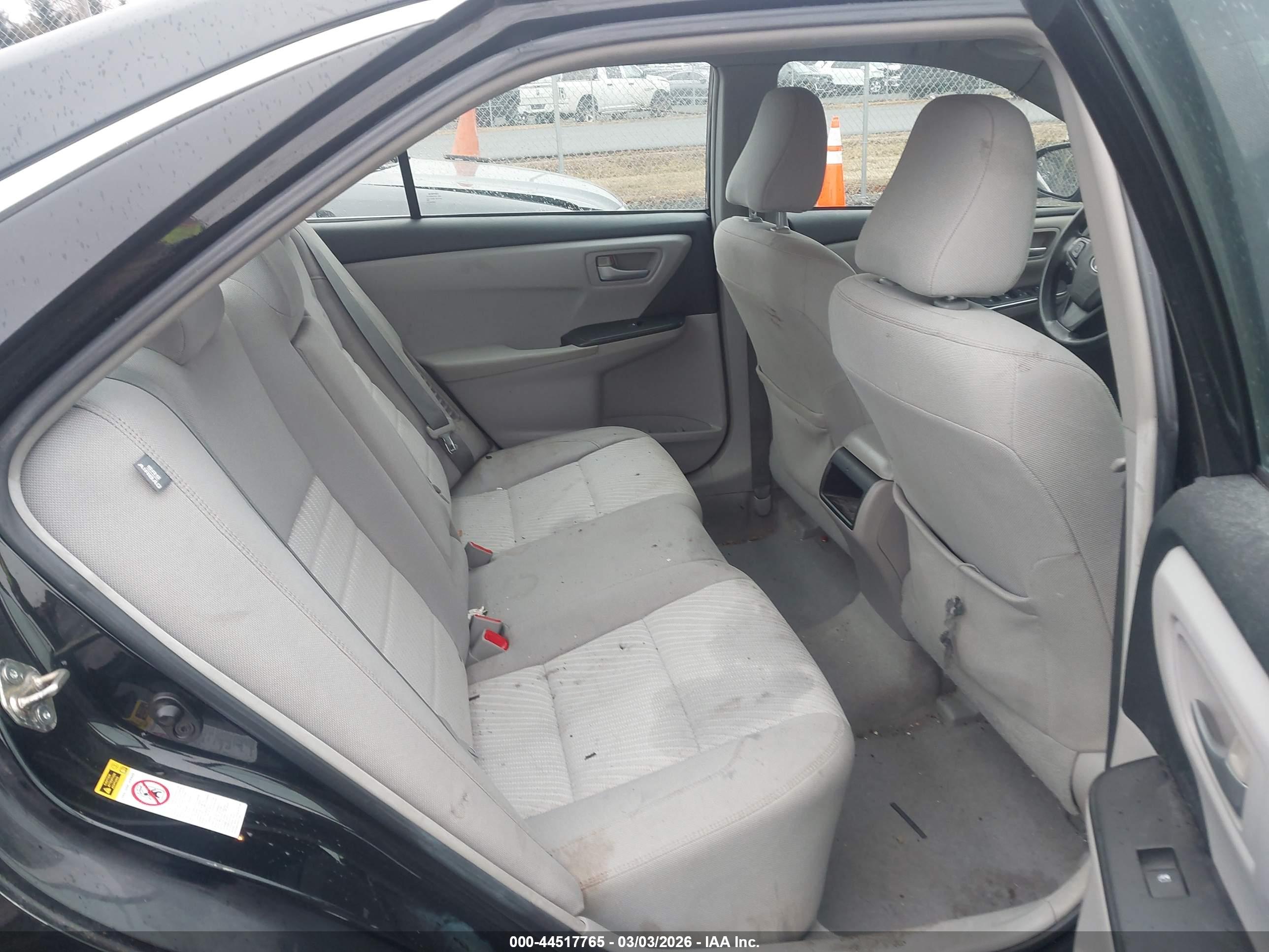 TOYOTA CAMRY image 8