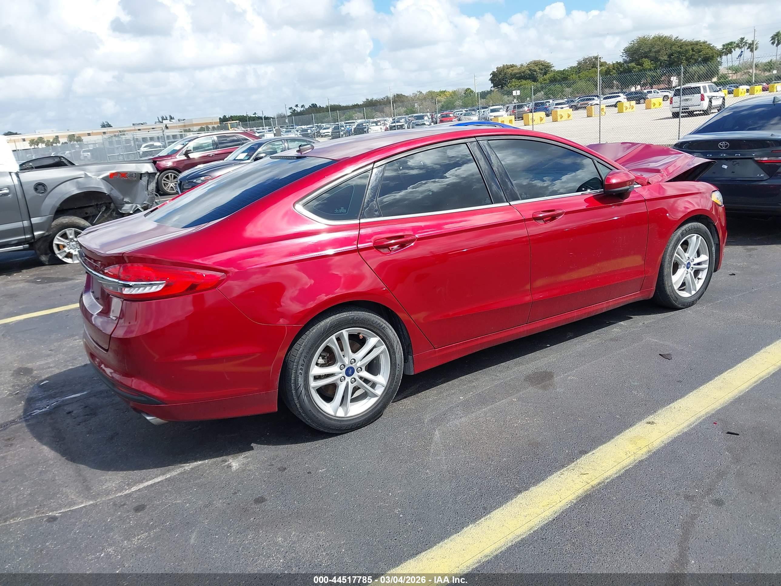 FORD FUSION image 4