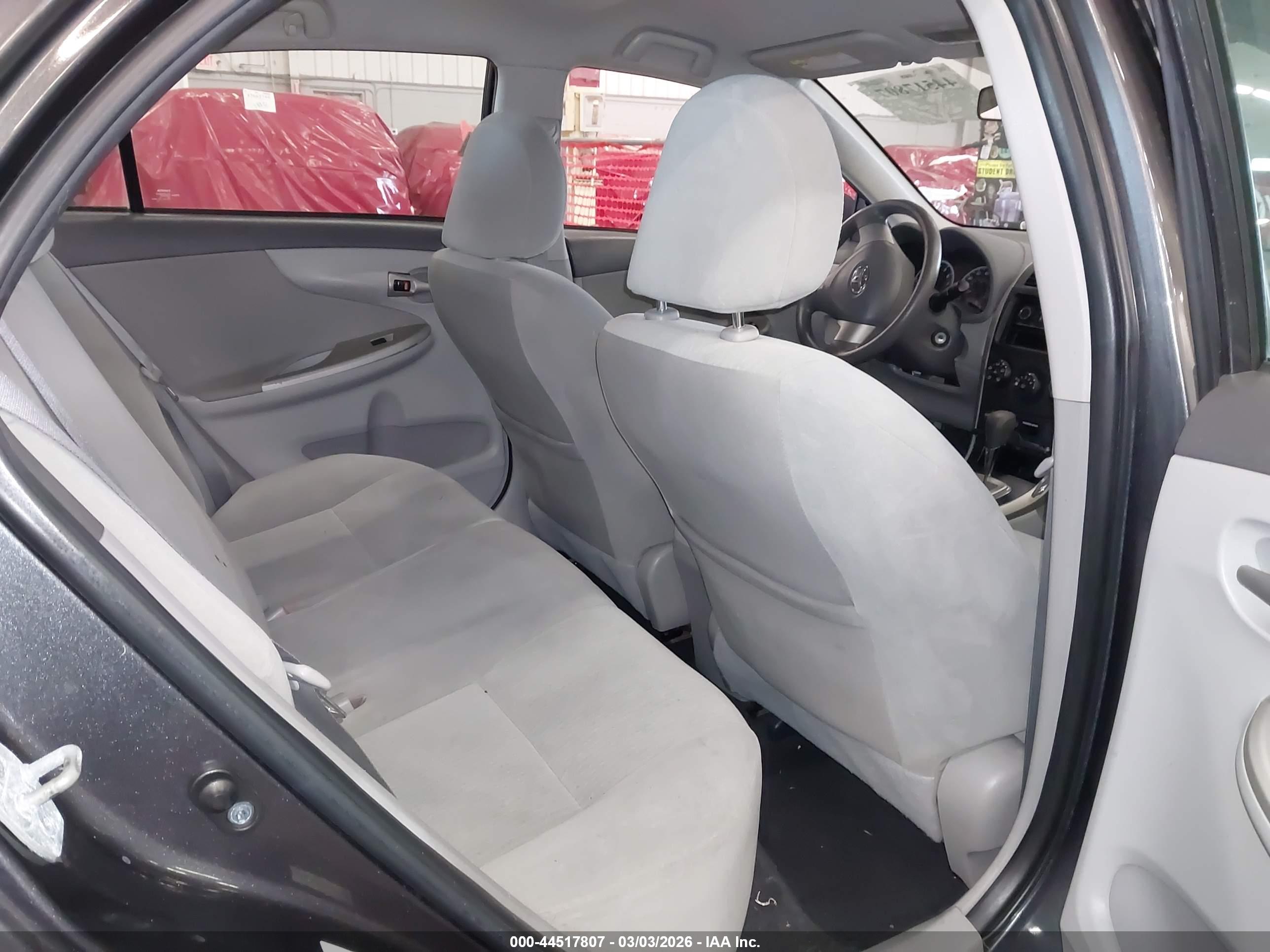 TOYOTA COROLLA image 8