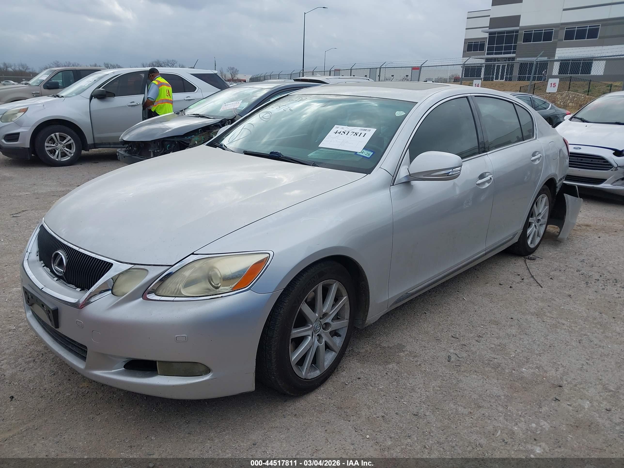 LEXUS GS image 2
