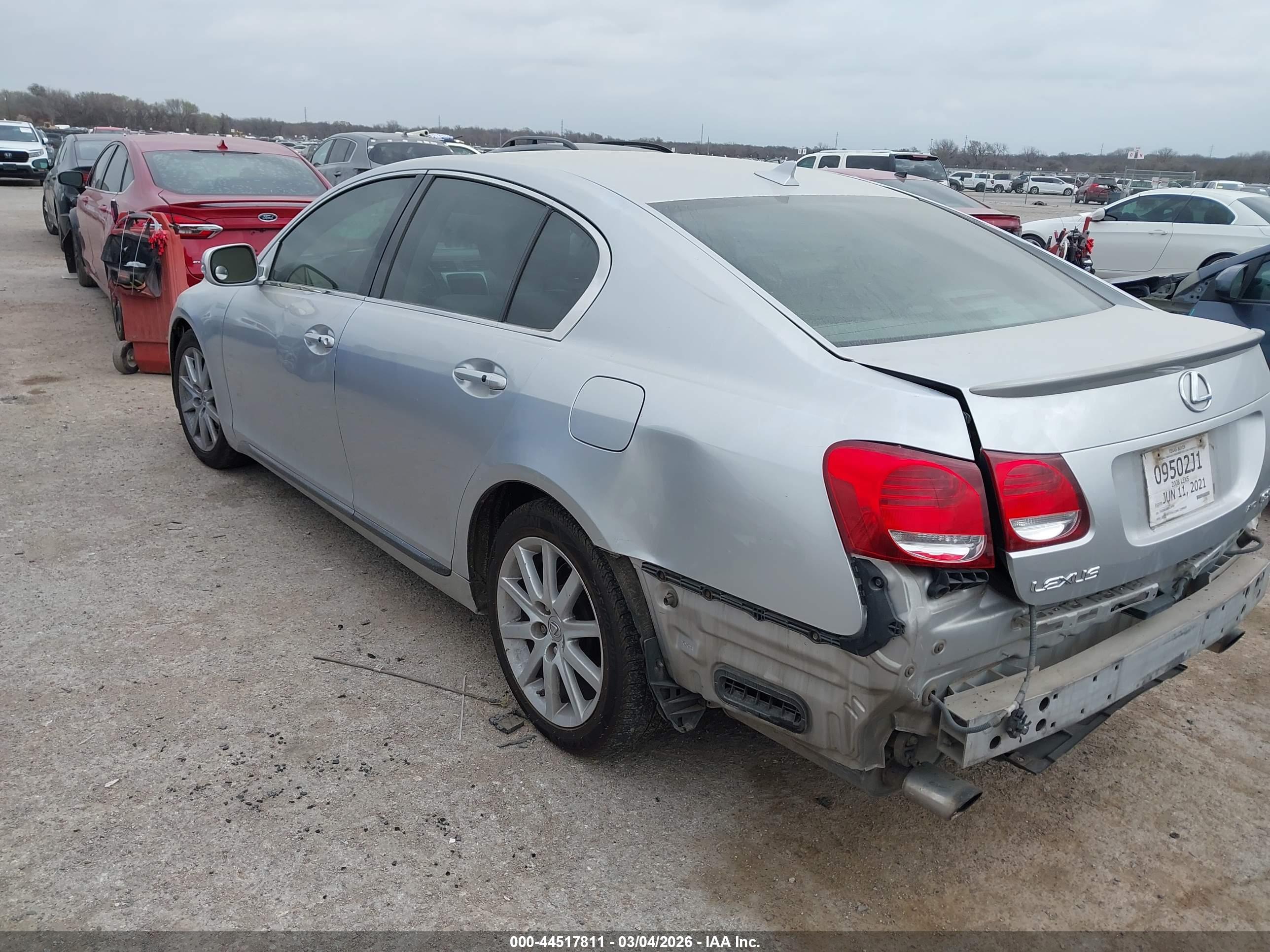 LEXUS GS image 3