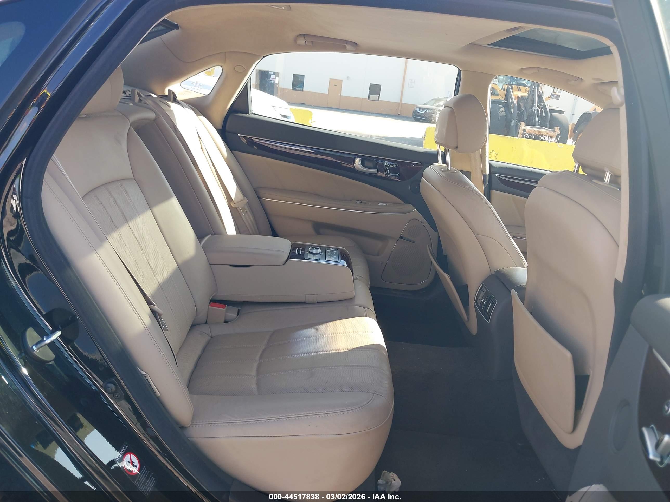 HYUNDAI EQUUS image 8