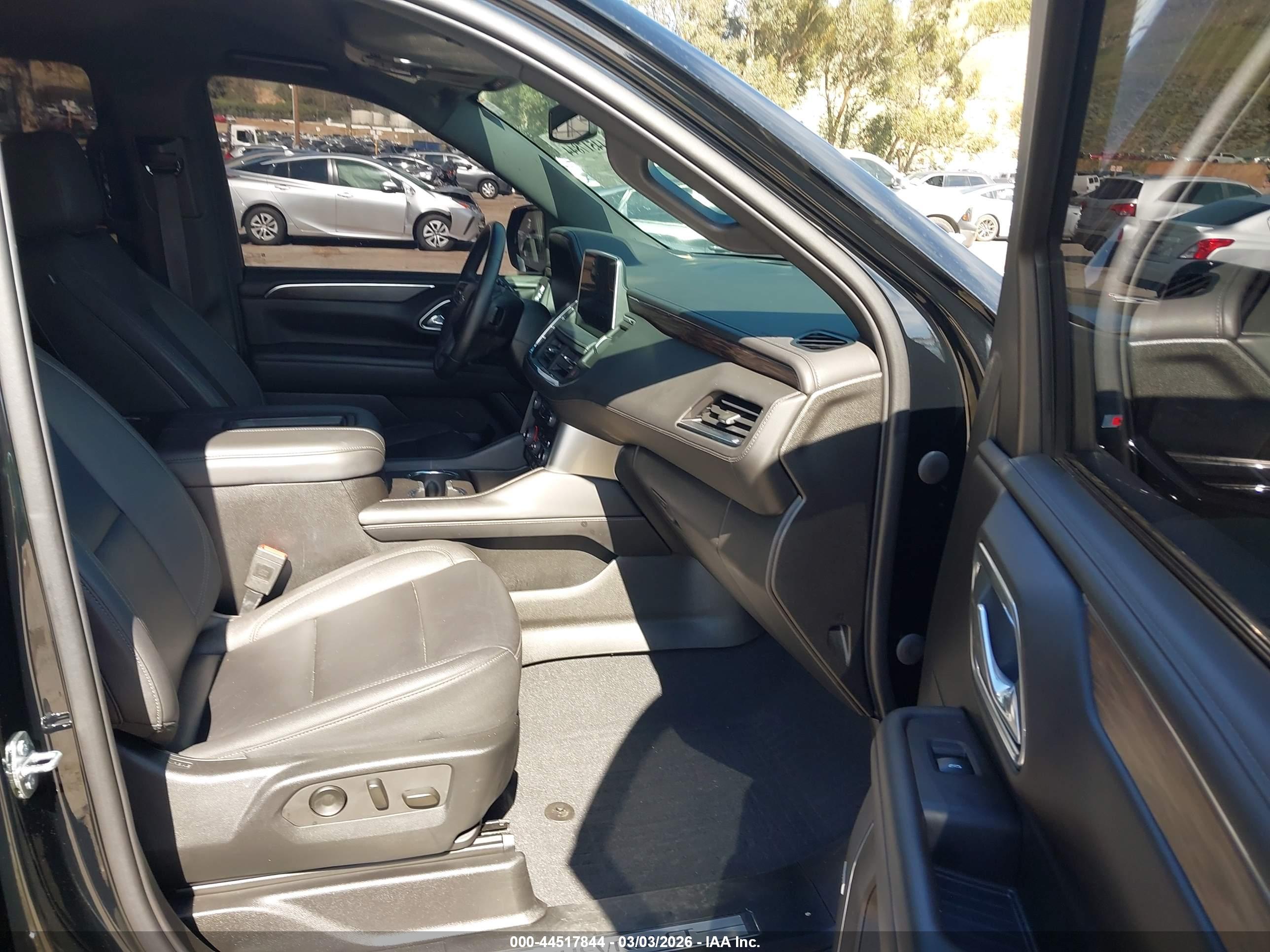 CHEVROLET TAHOE image 5