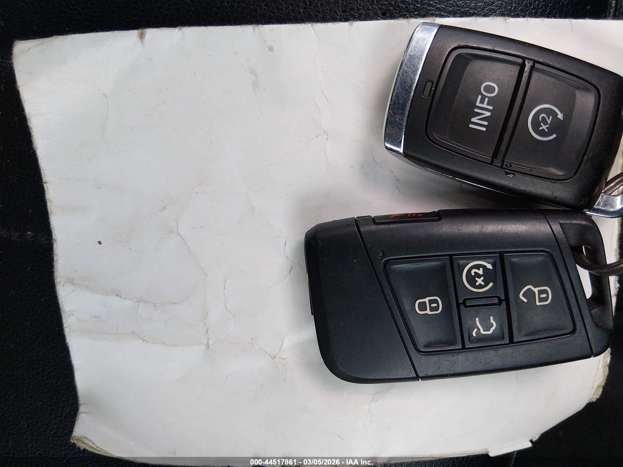 VOLKSWAGEN TIGUAN image 11