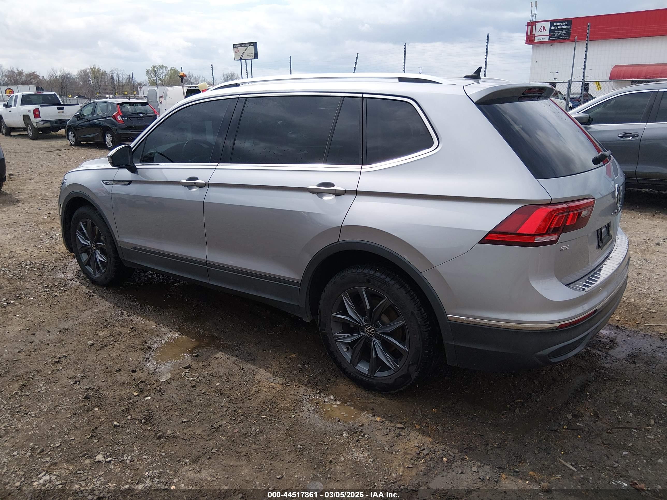VOLKSWAGEN TIGUAN image 3