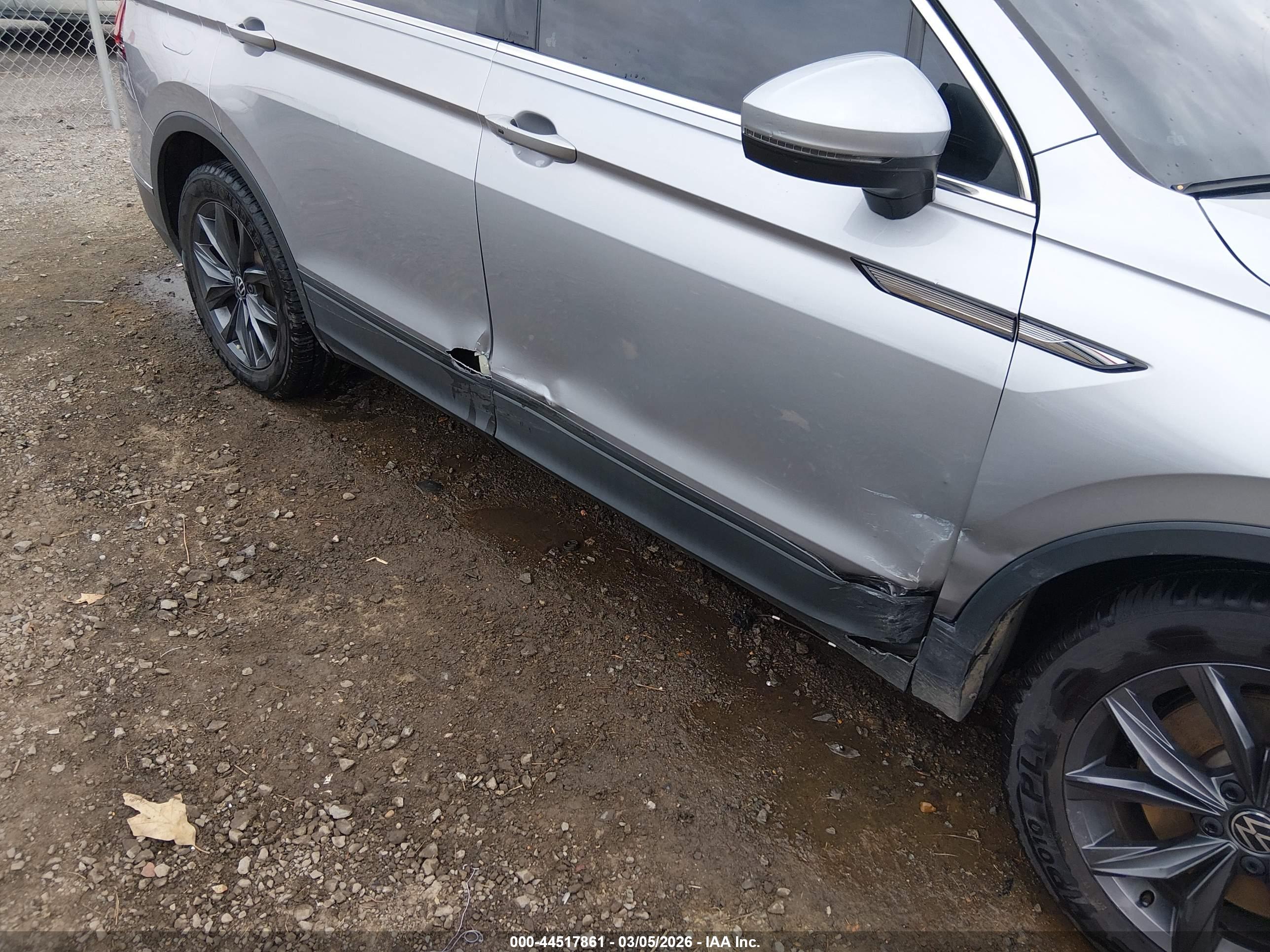 VOLKSWAGEN TIGUAN image 6