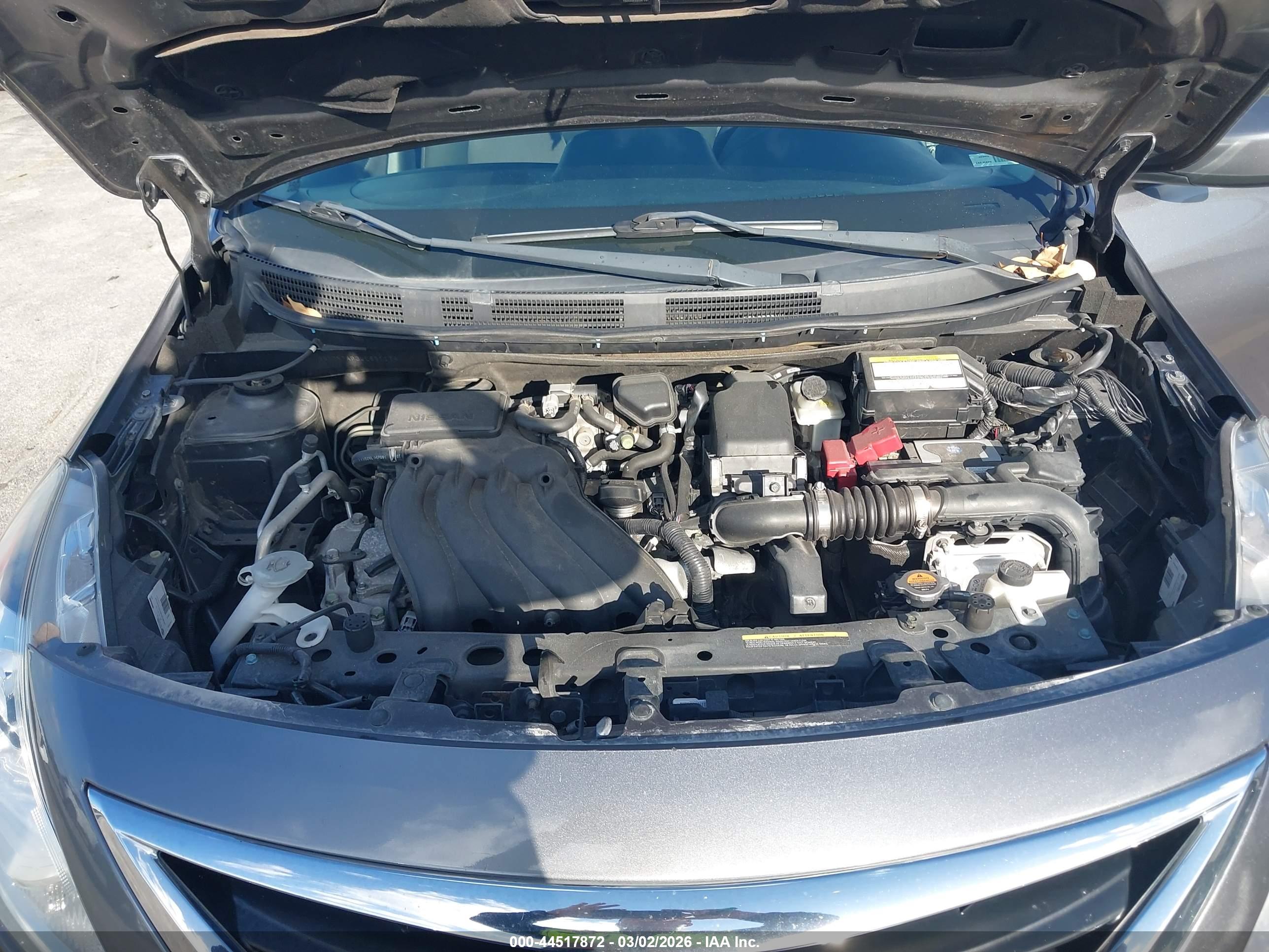 NISSAN VERSA image 10