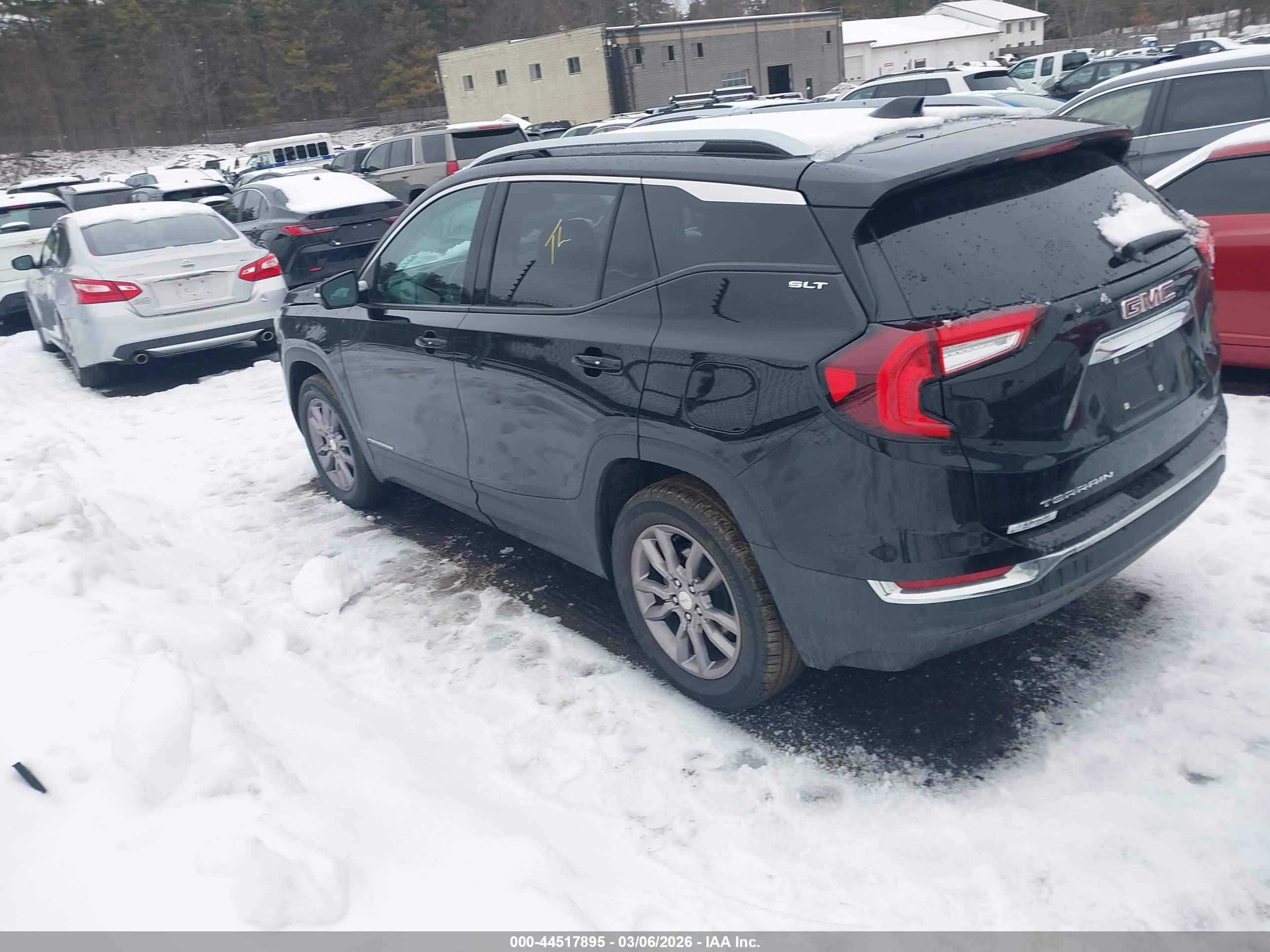 GMC TERRAIN image 3
