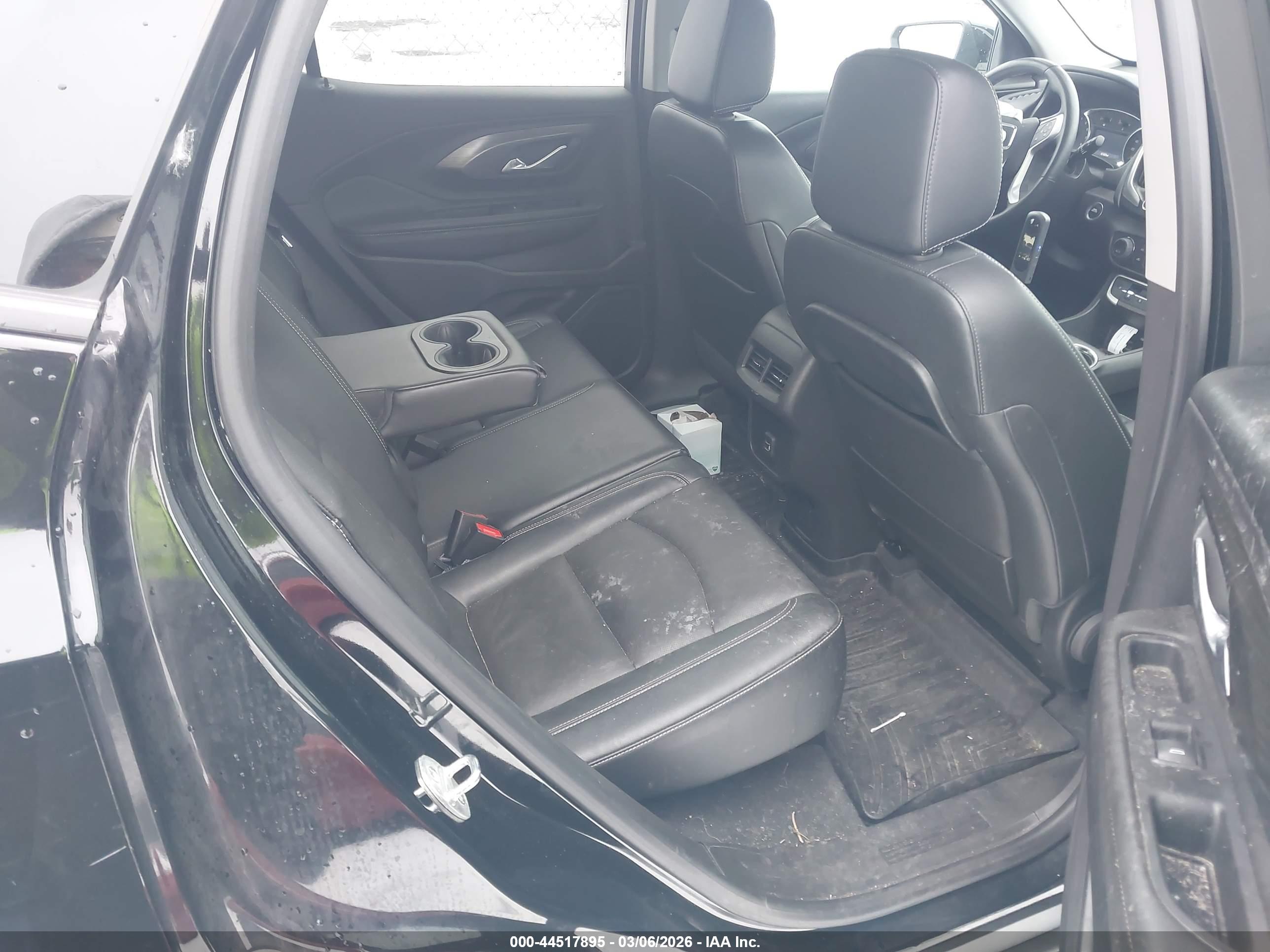 GMC TERRAIN image 8