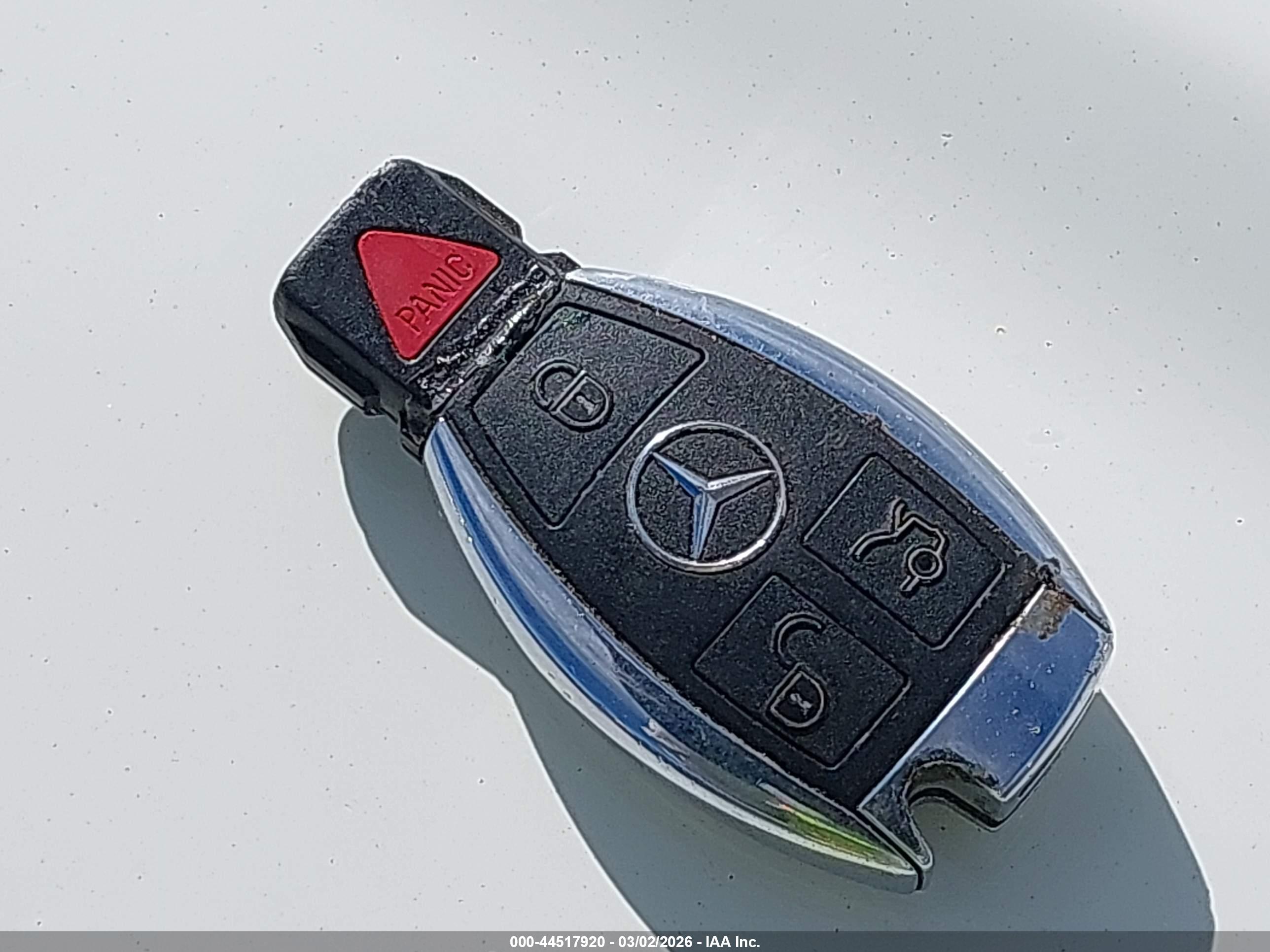 MERCEDES-BENZ E image 11