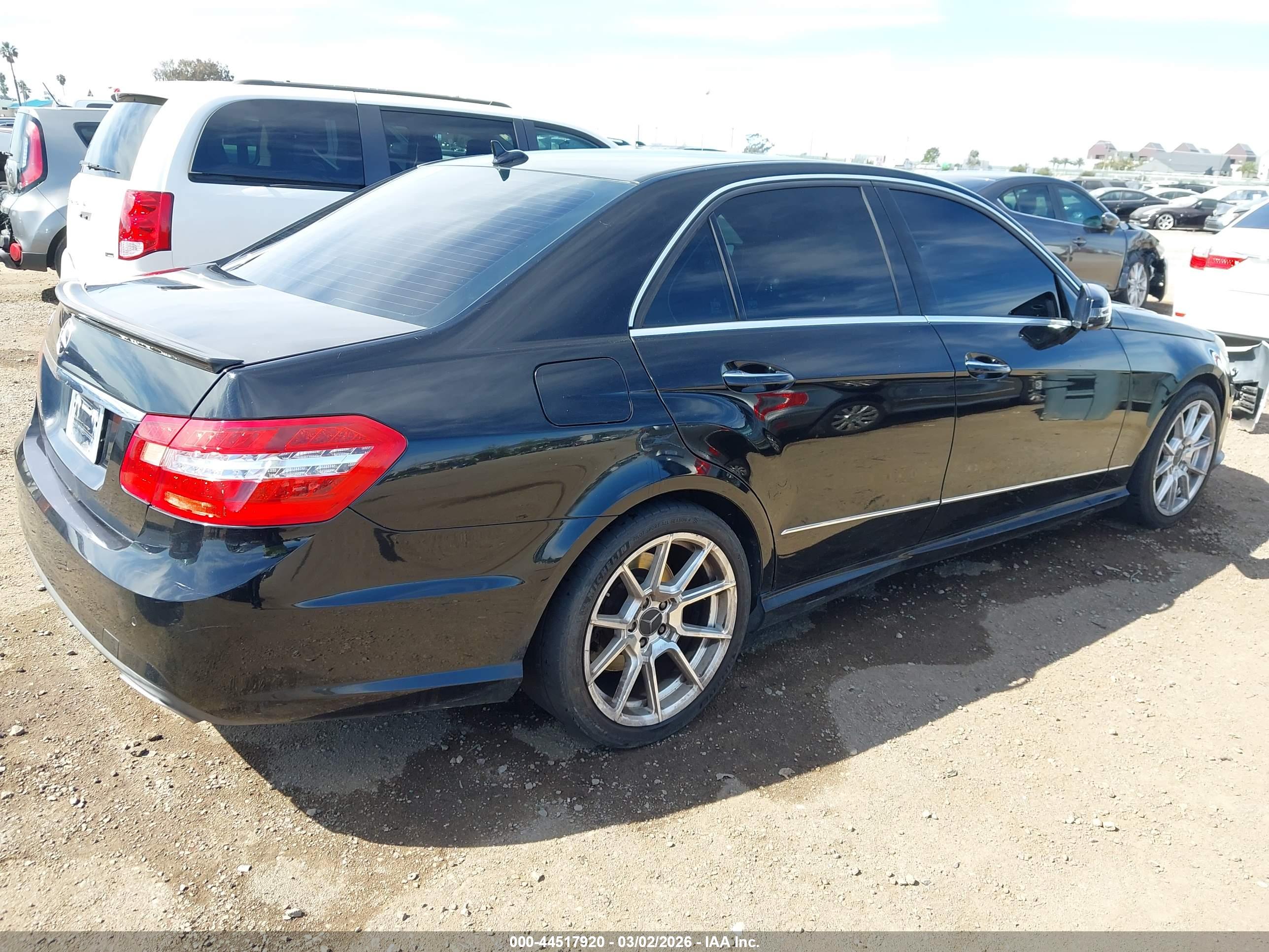 MERCEDES-BENZ E image 4