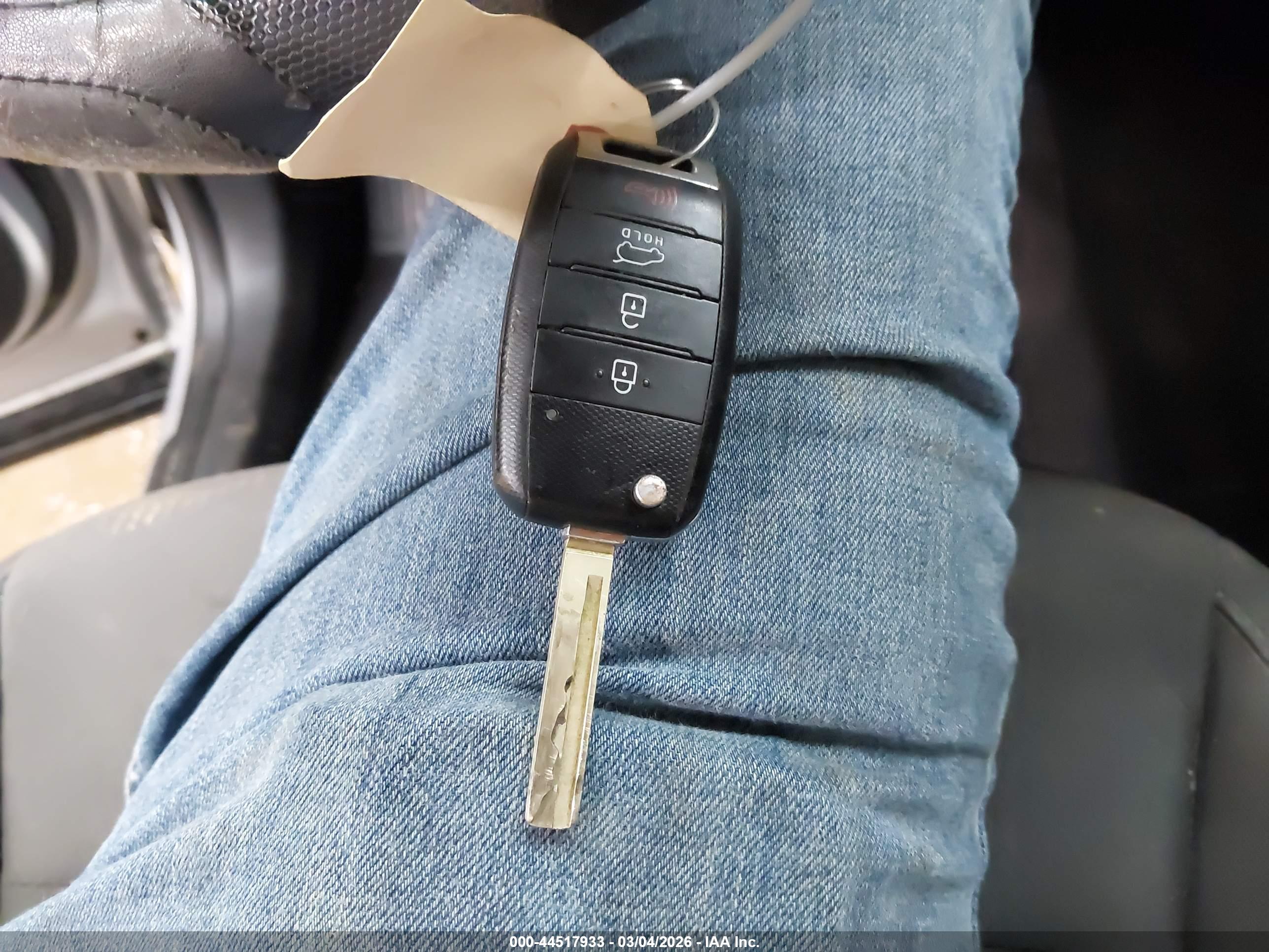 KIA SORENTO image 11