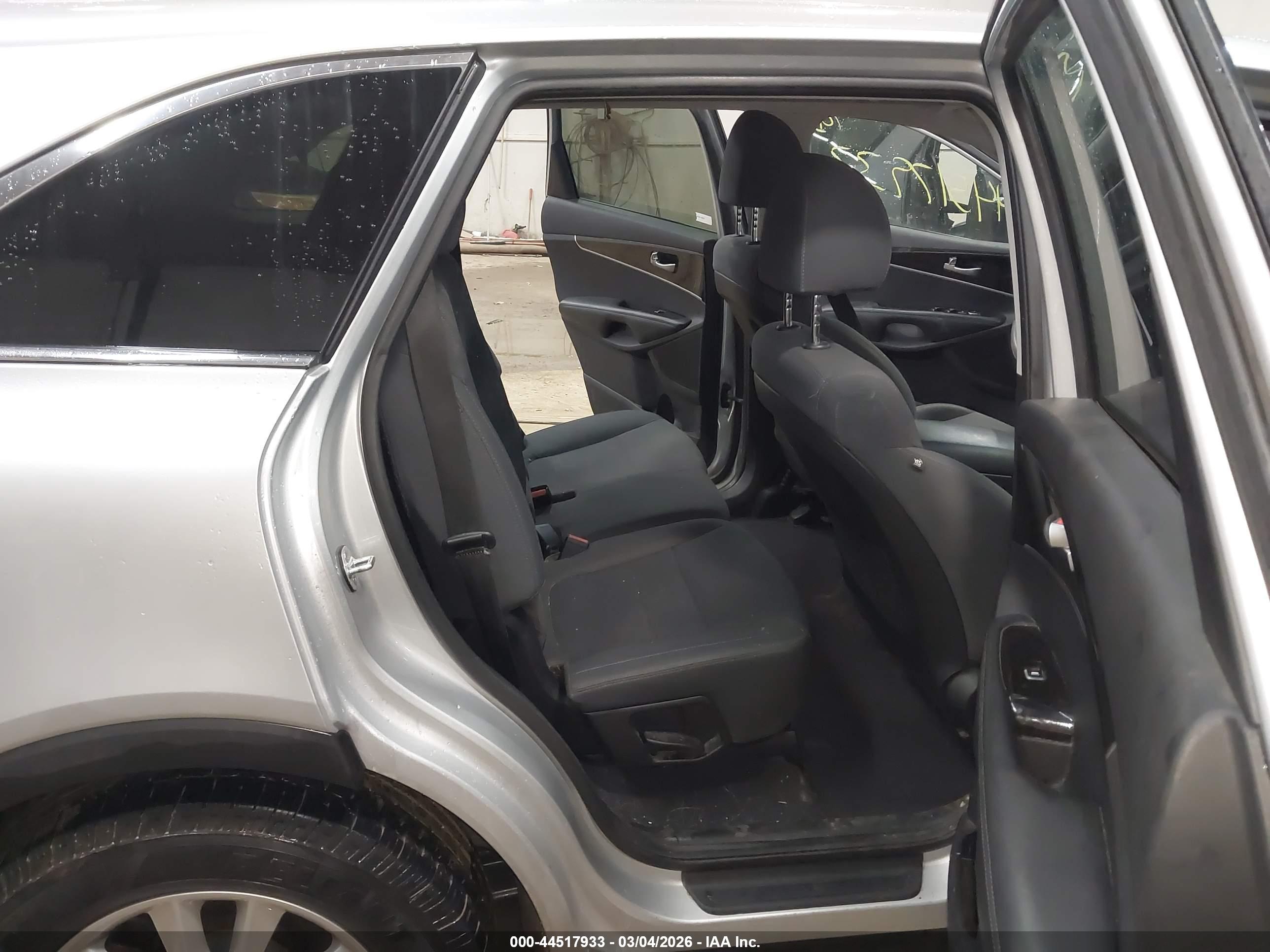 KIA SORENTO image 8