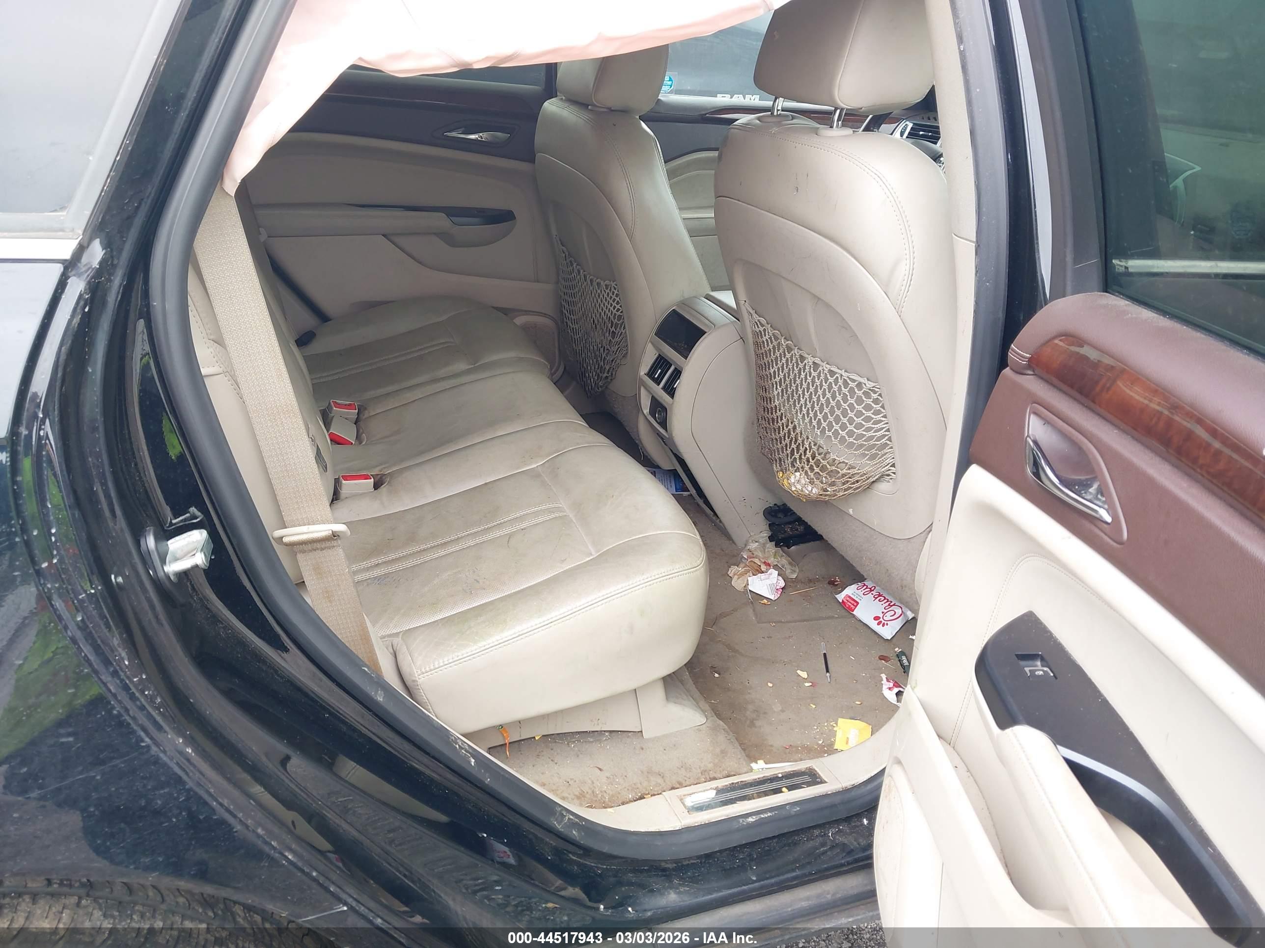 CADILLAC SRX image 8