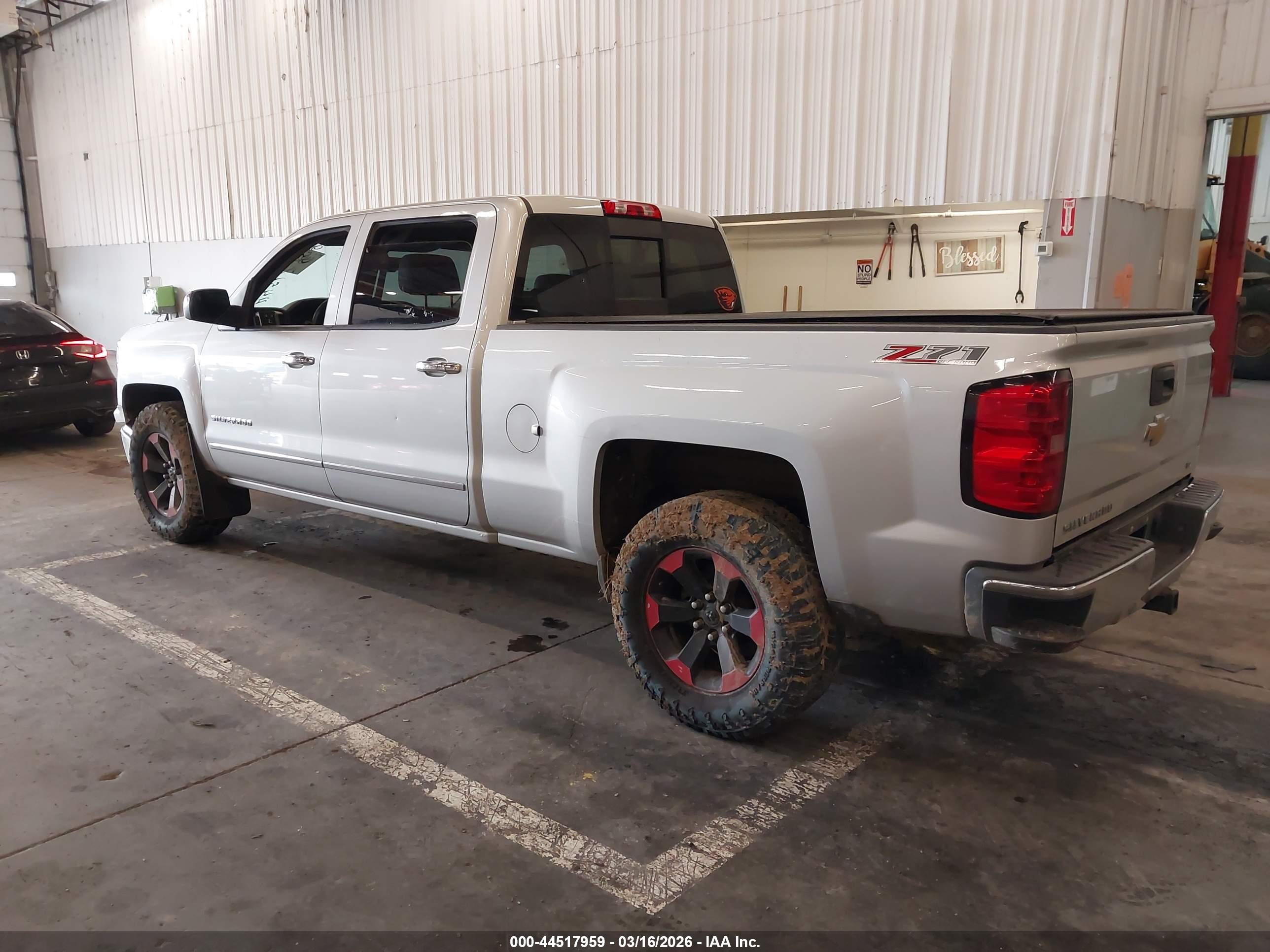 CHEVROLET SILVERADO image 3