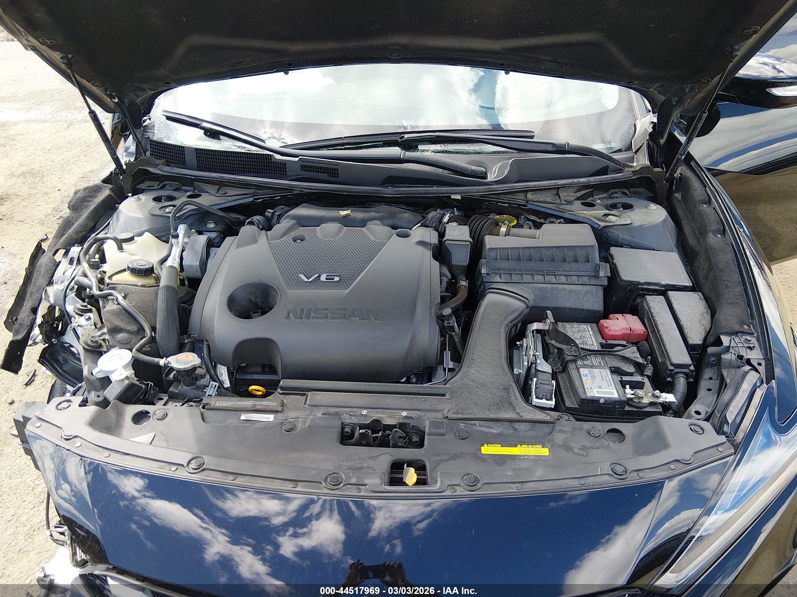 NISSAN MAXIMA image 10