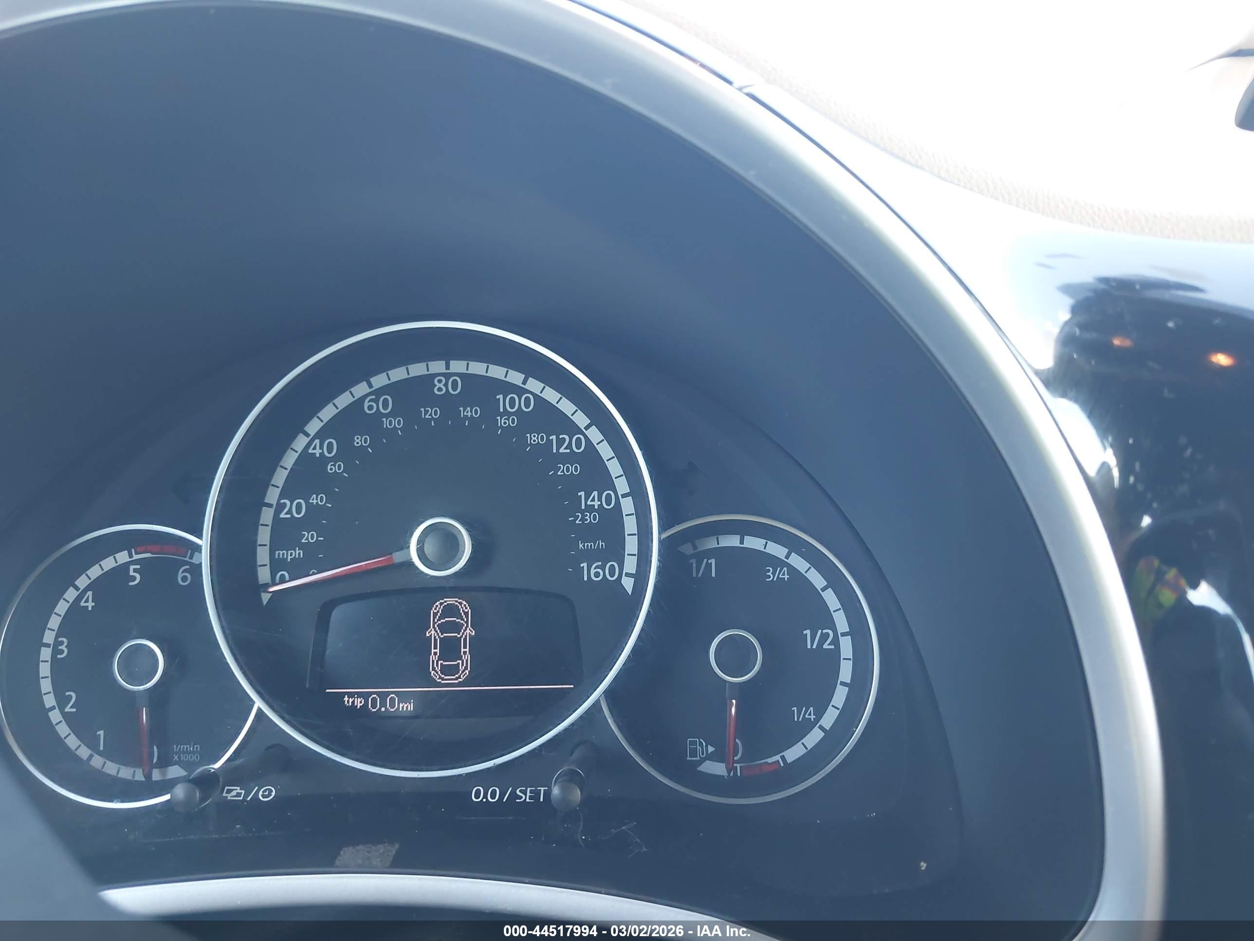 VOLKSWAGEN BEETLE image 7