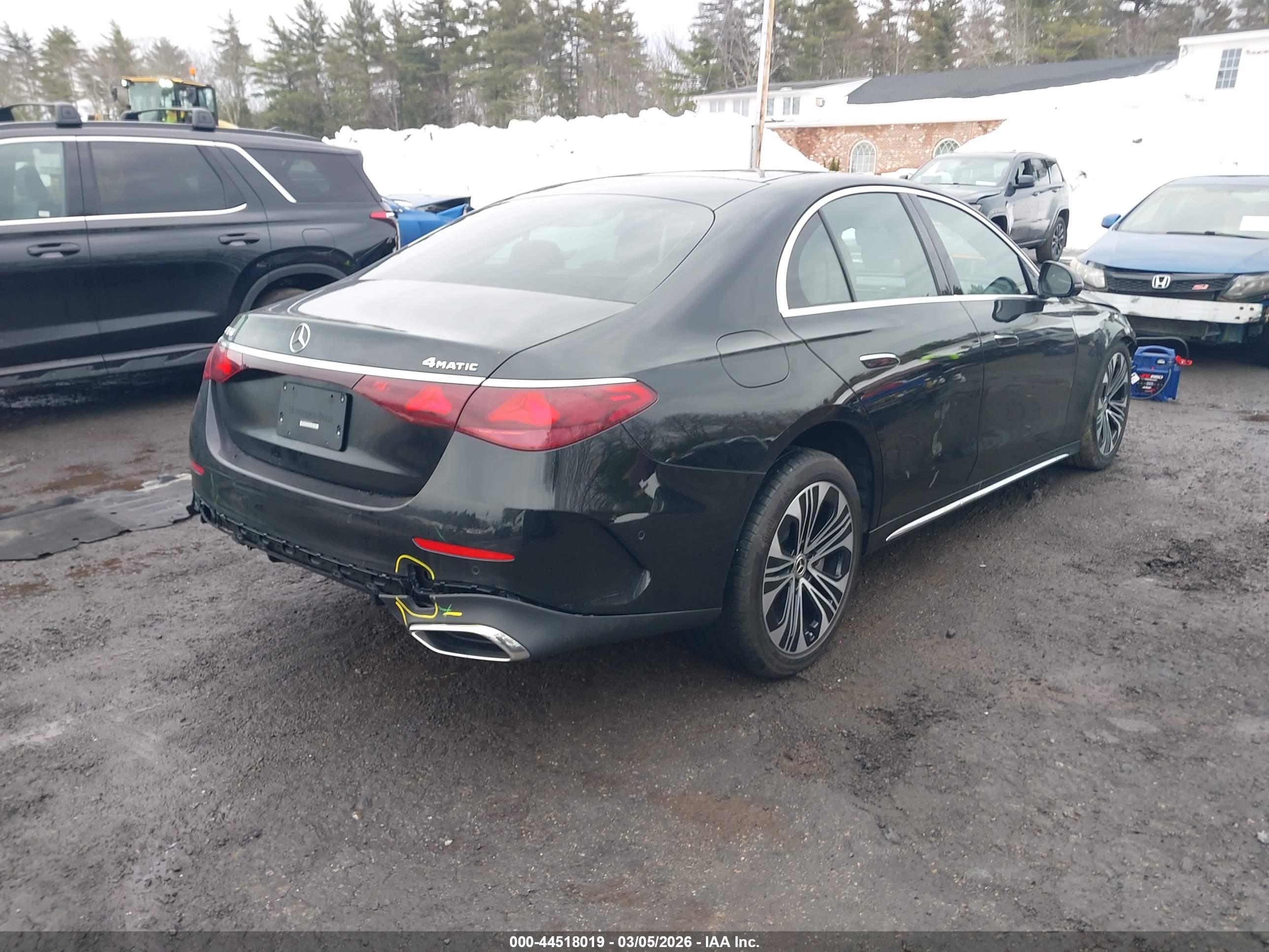 MERCEDES-BENZ E image 4