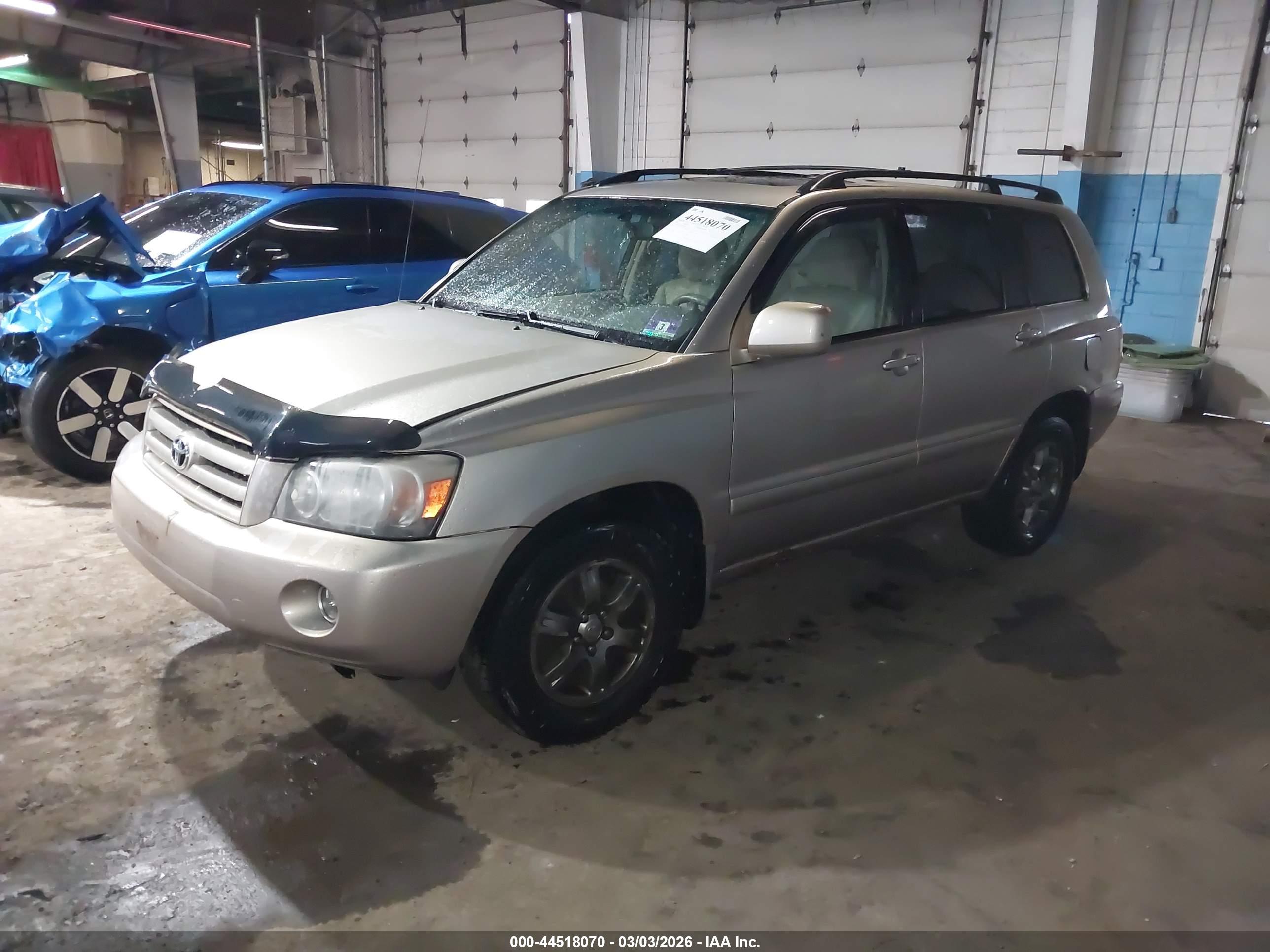 TOYOTA HIGHLANDER image 2