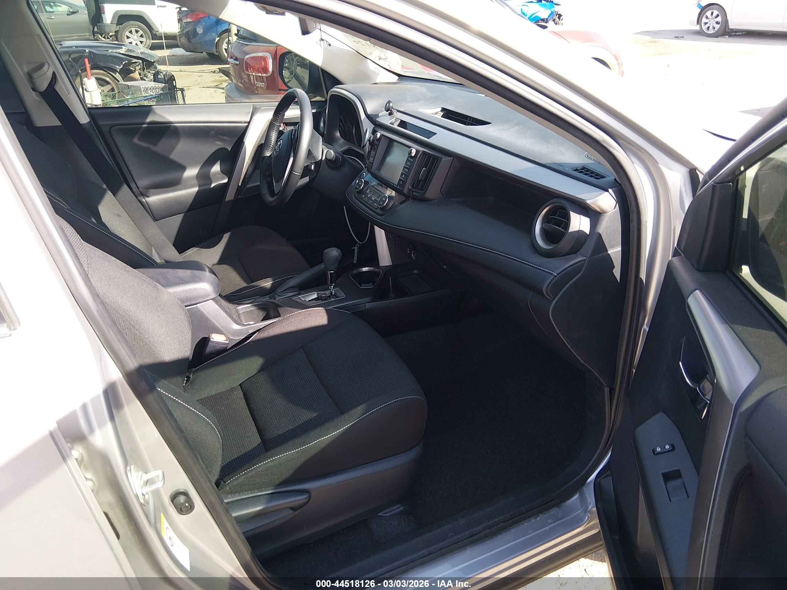 TOYOTA RAV4 image 5