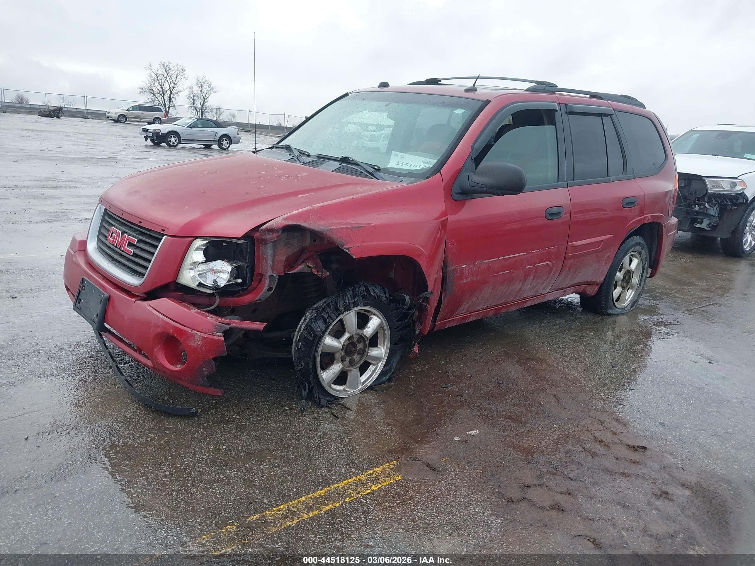 GMC ENVOY image 2