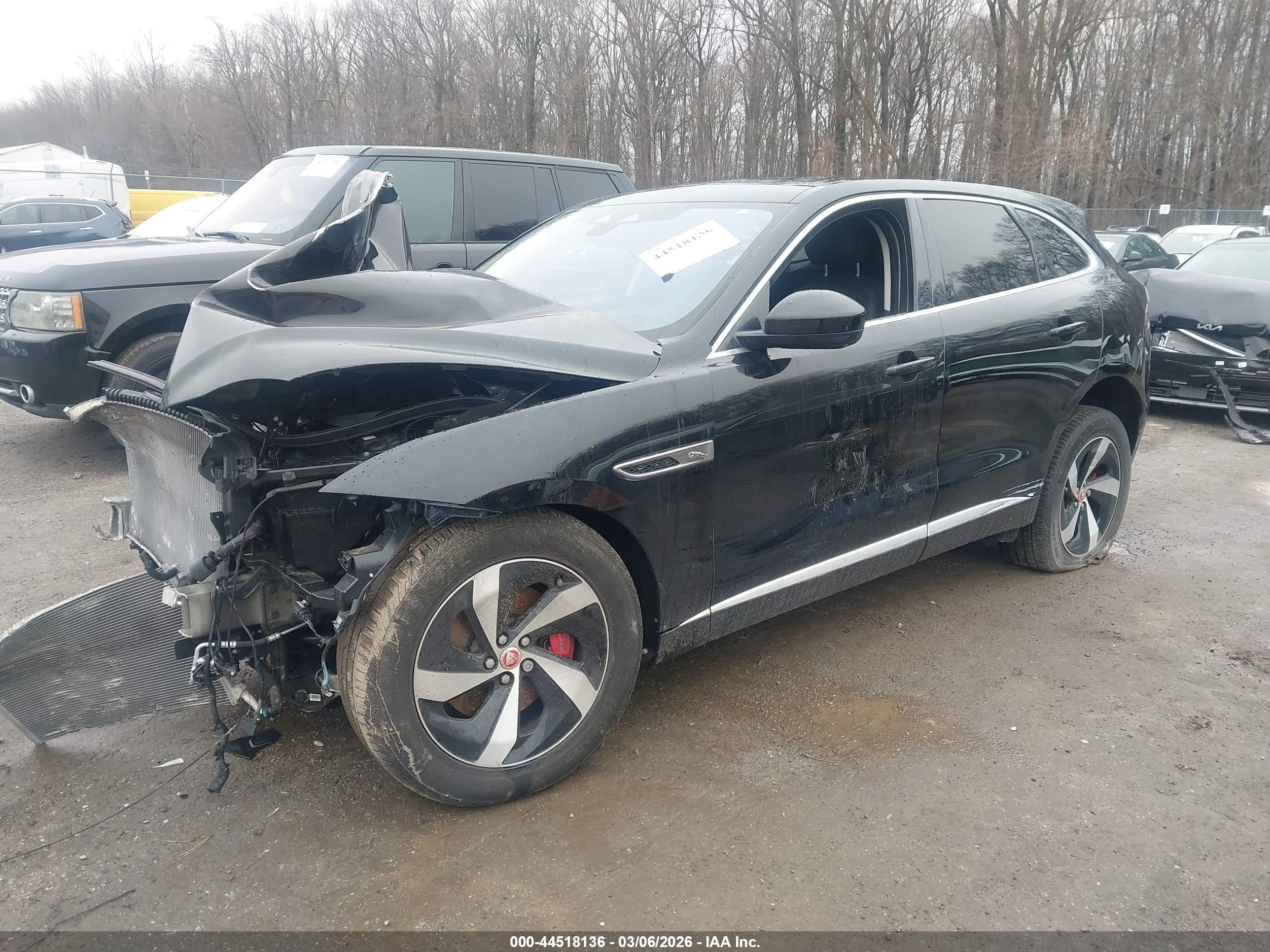 JAGUAR F-PACE image 2