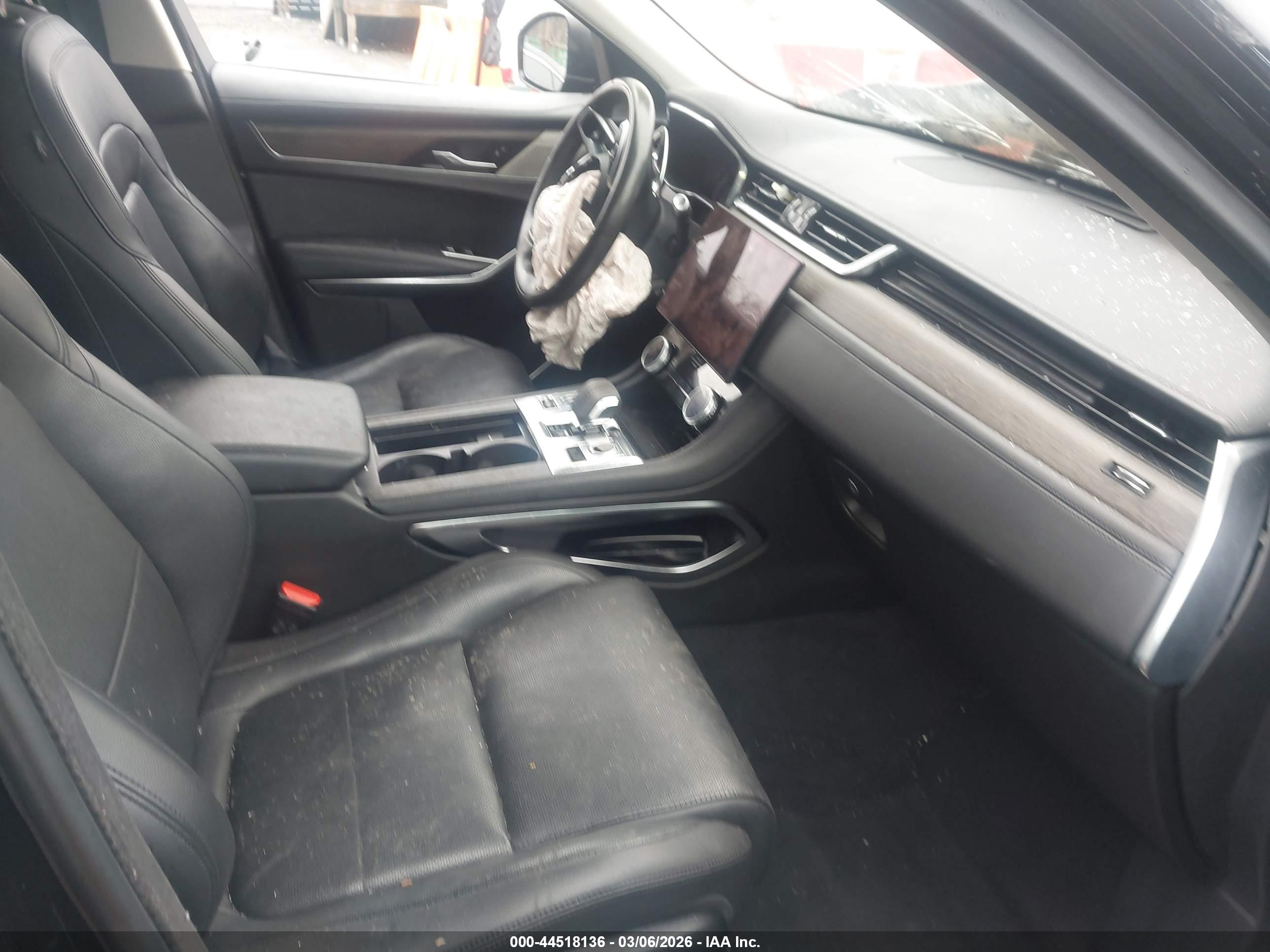 JAGUAR F-PACE image 5