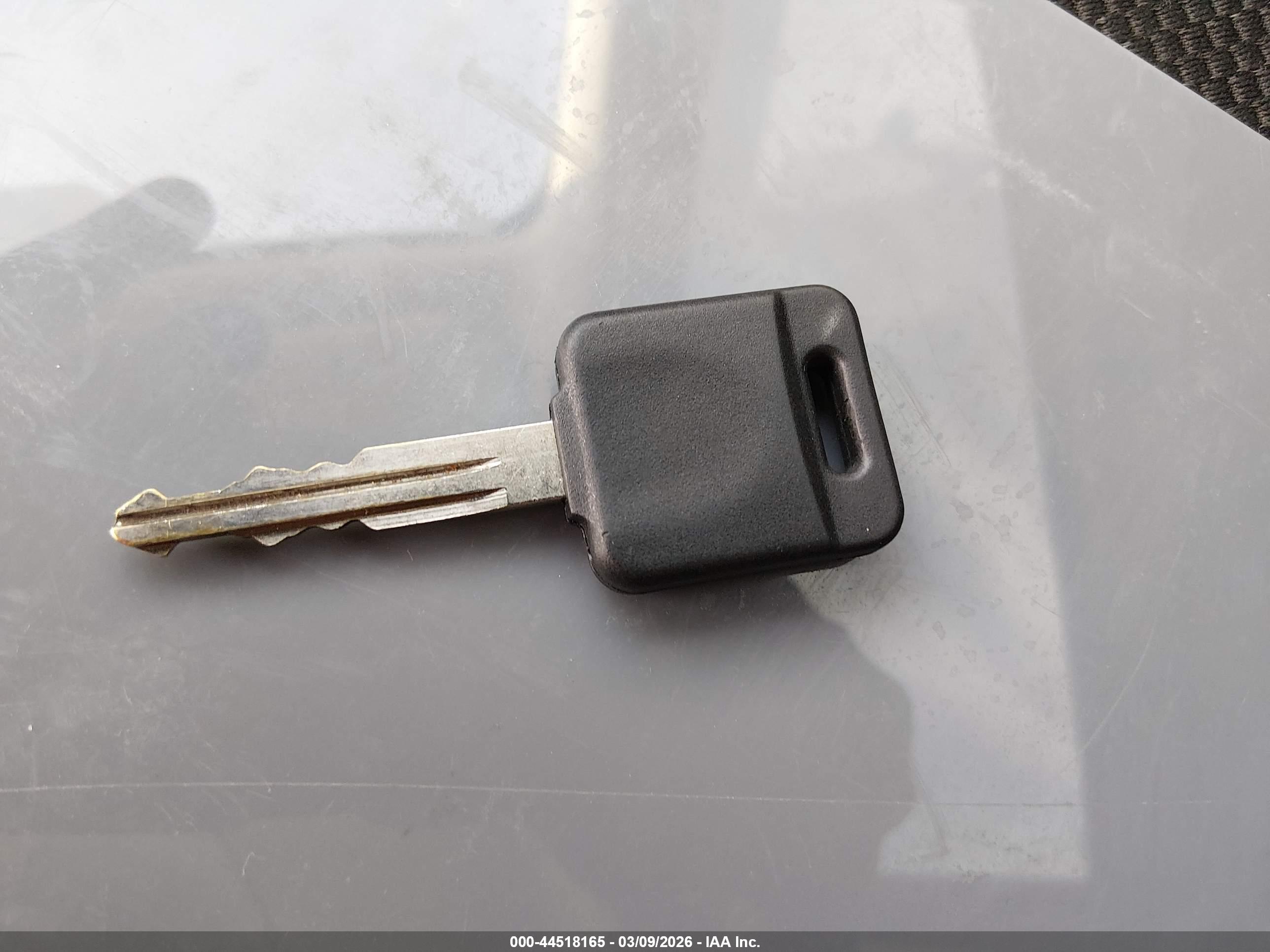 NISSAN VERSA image 11