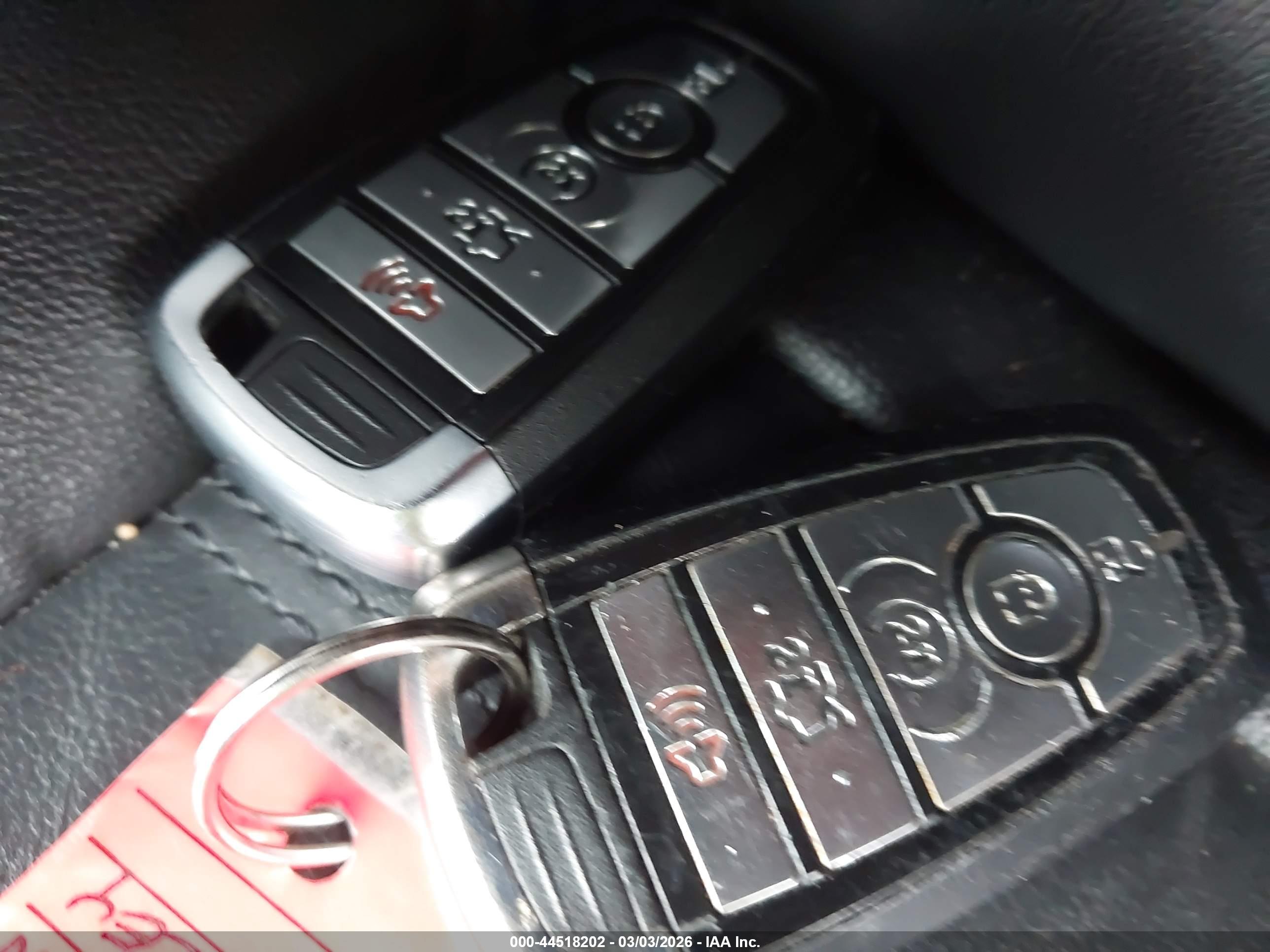 FORD FUSION image 11