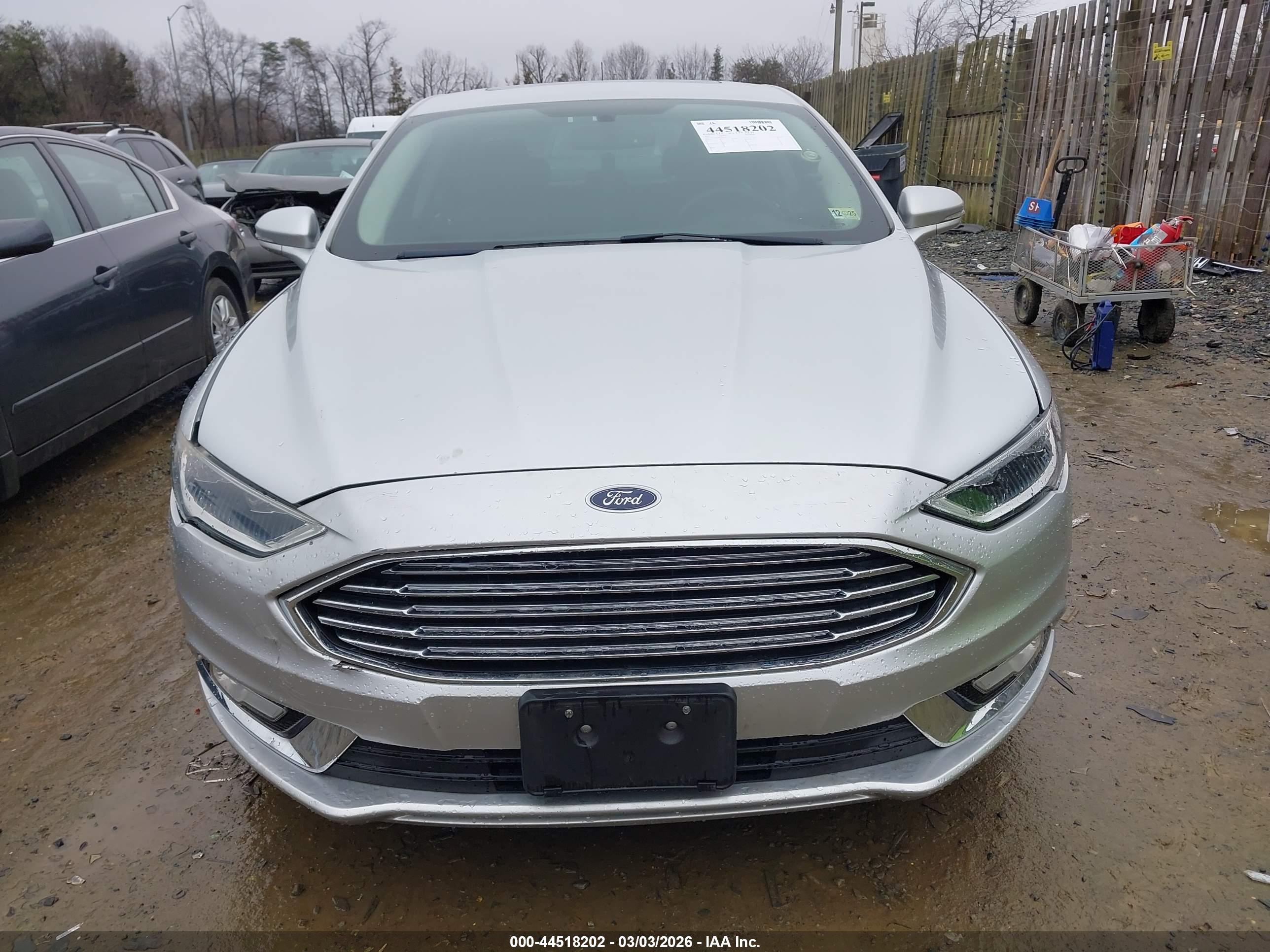 FORD FUSION image 6