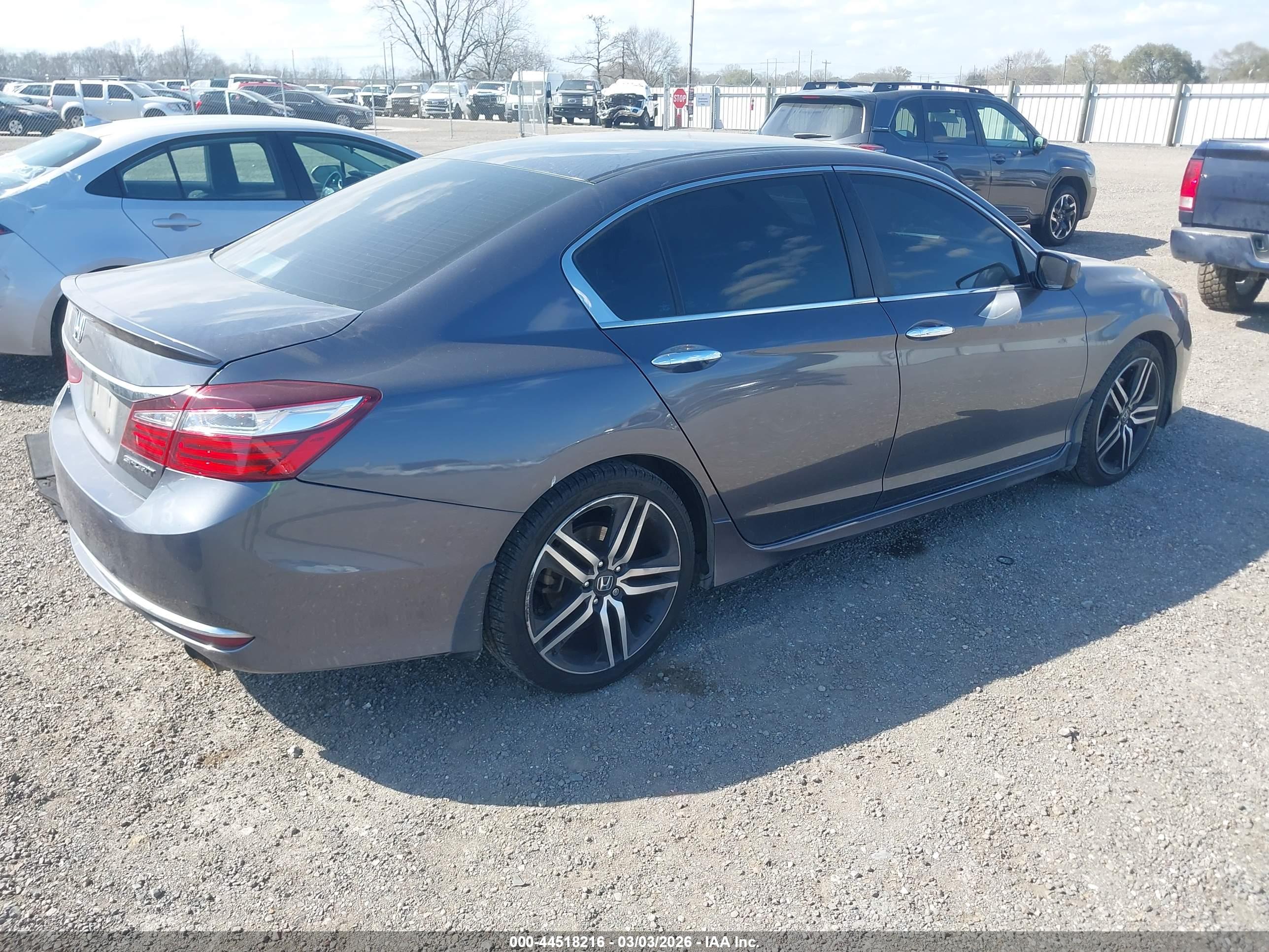 HONDA ACCORD image 4