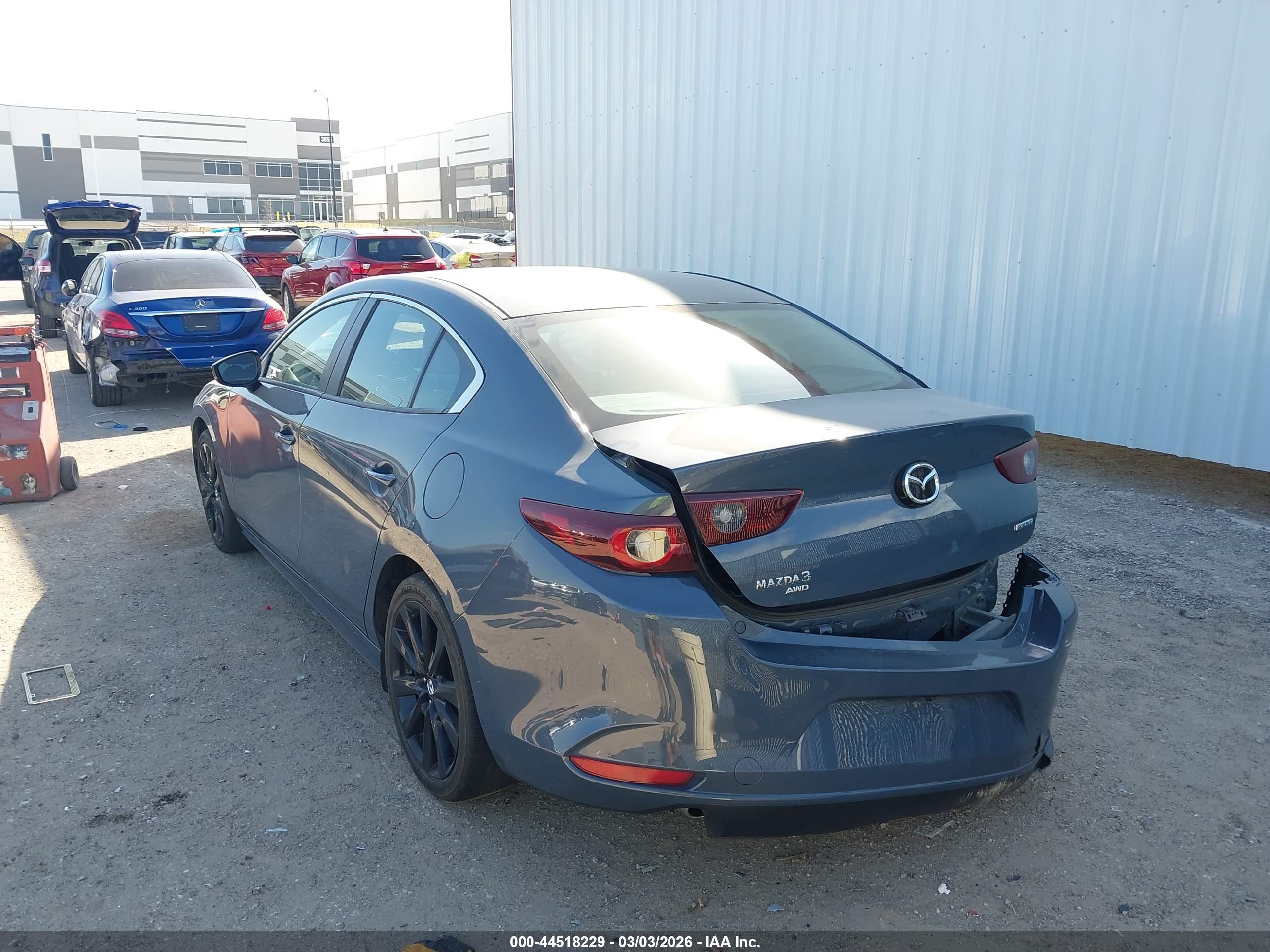 MAZDA MAZDA3 image 3