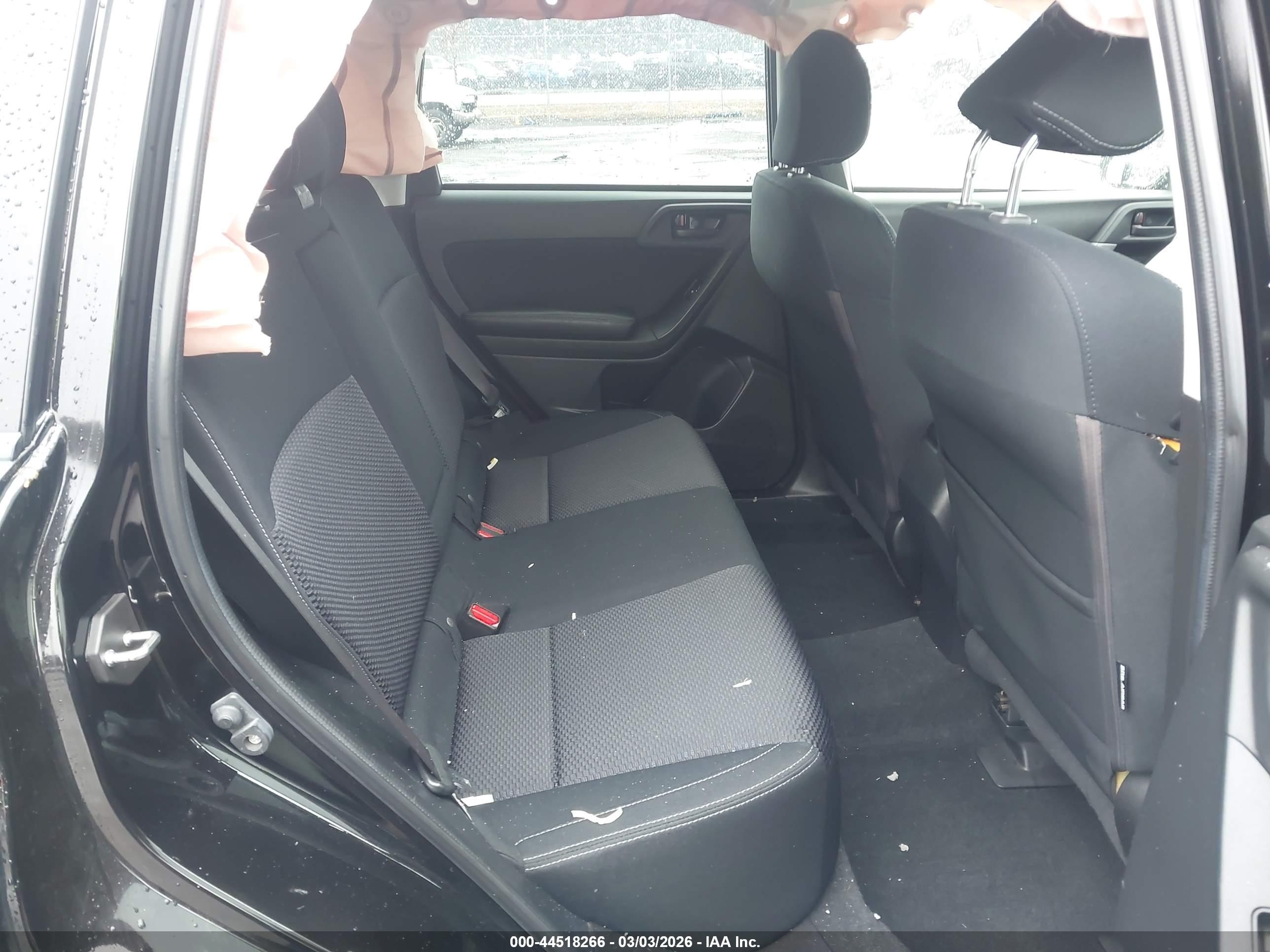 SUBARU FORESTER image 8
