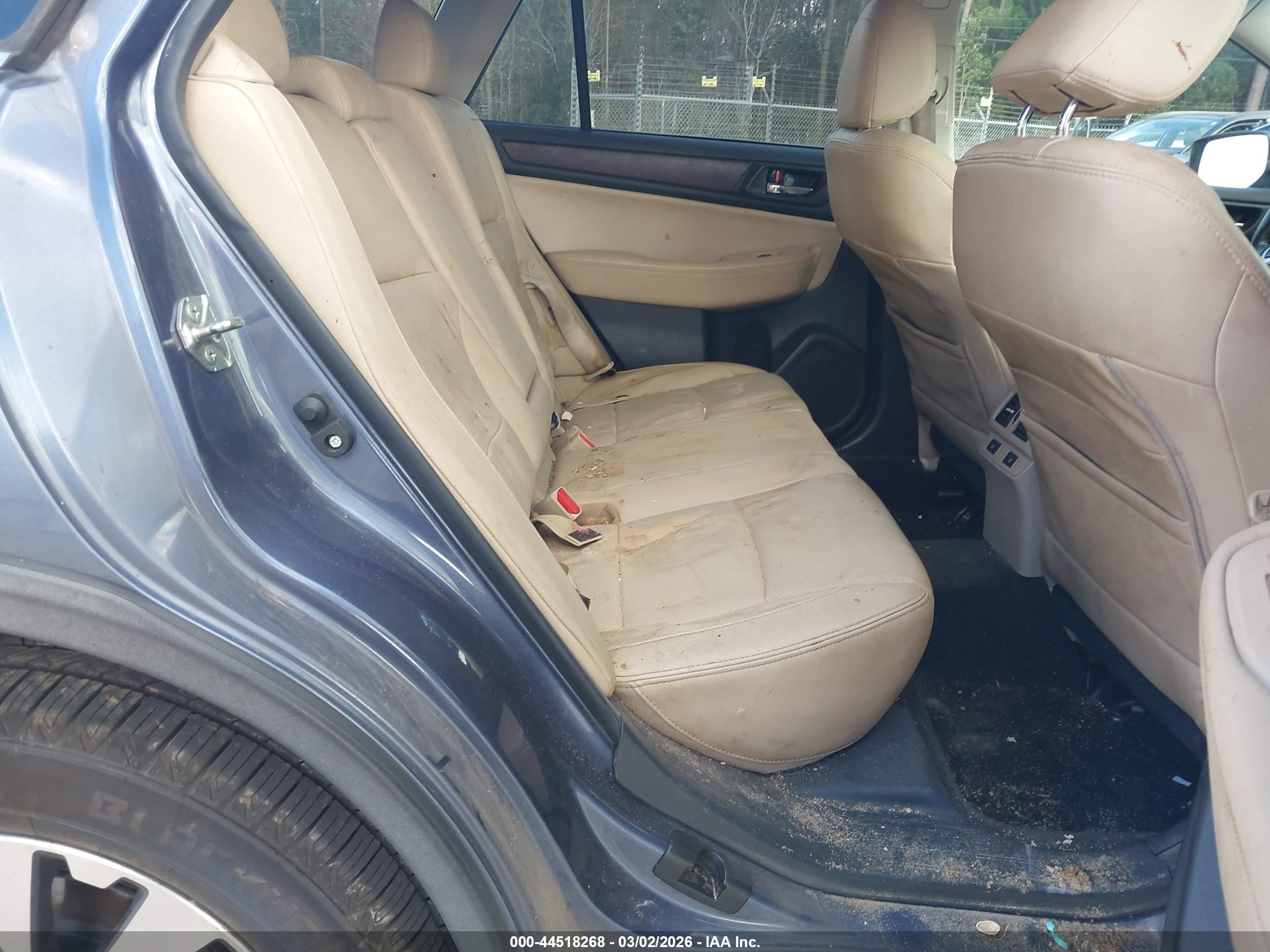 SUBARU OUTBACK image 8