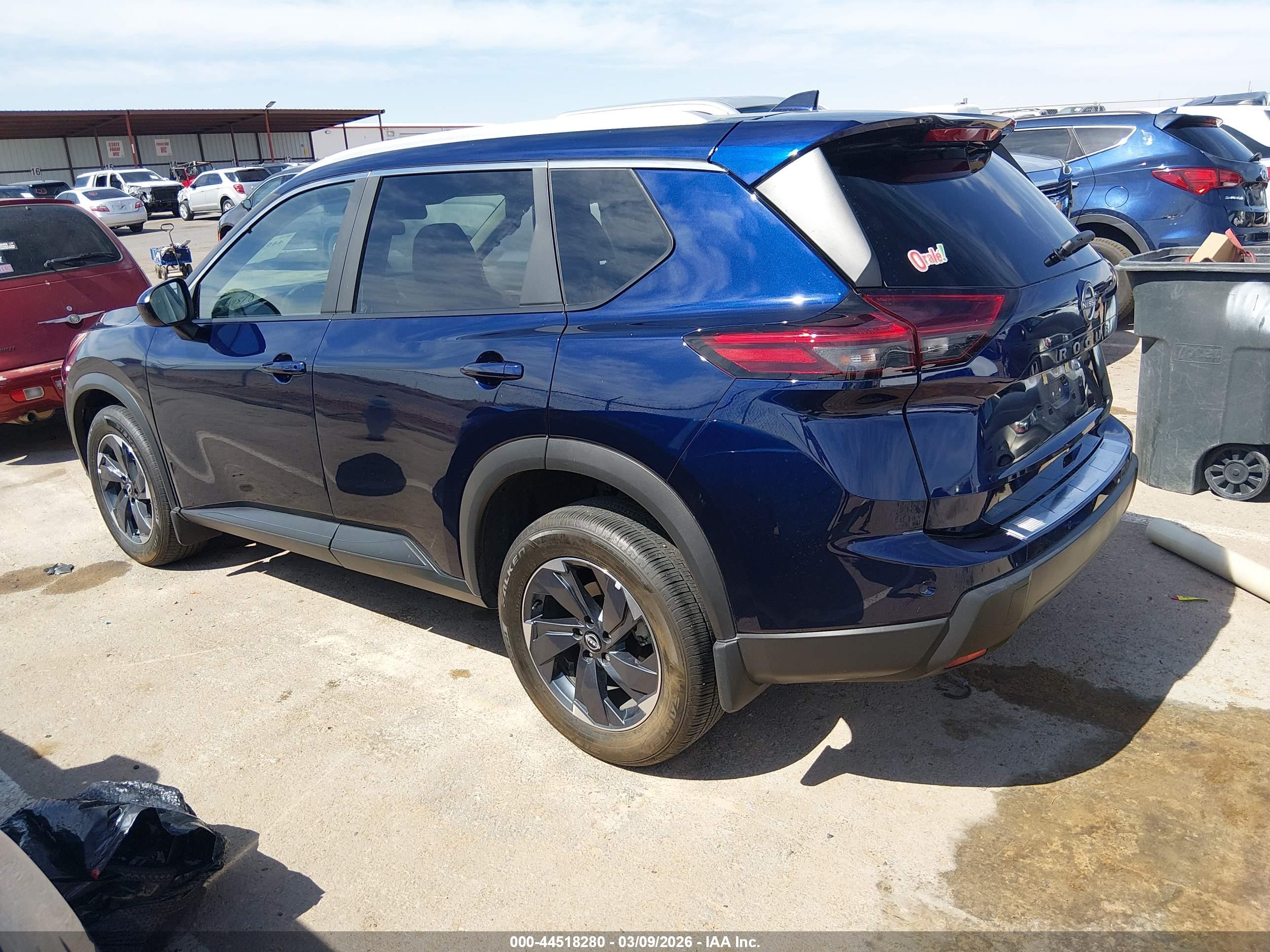 NISSAN ROGUE image 3
