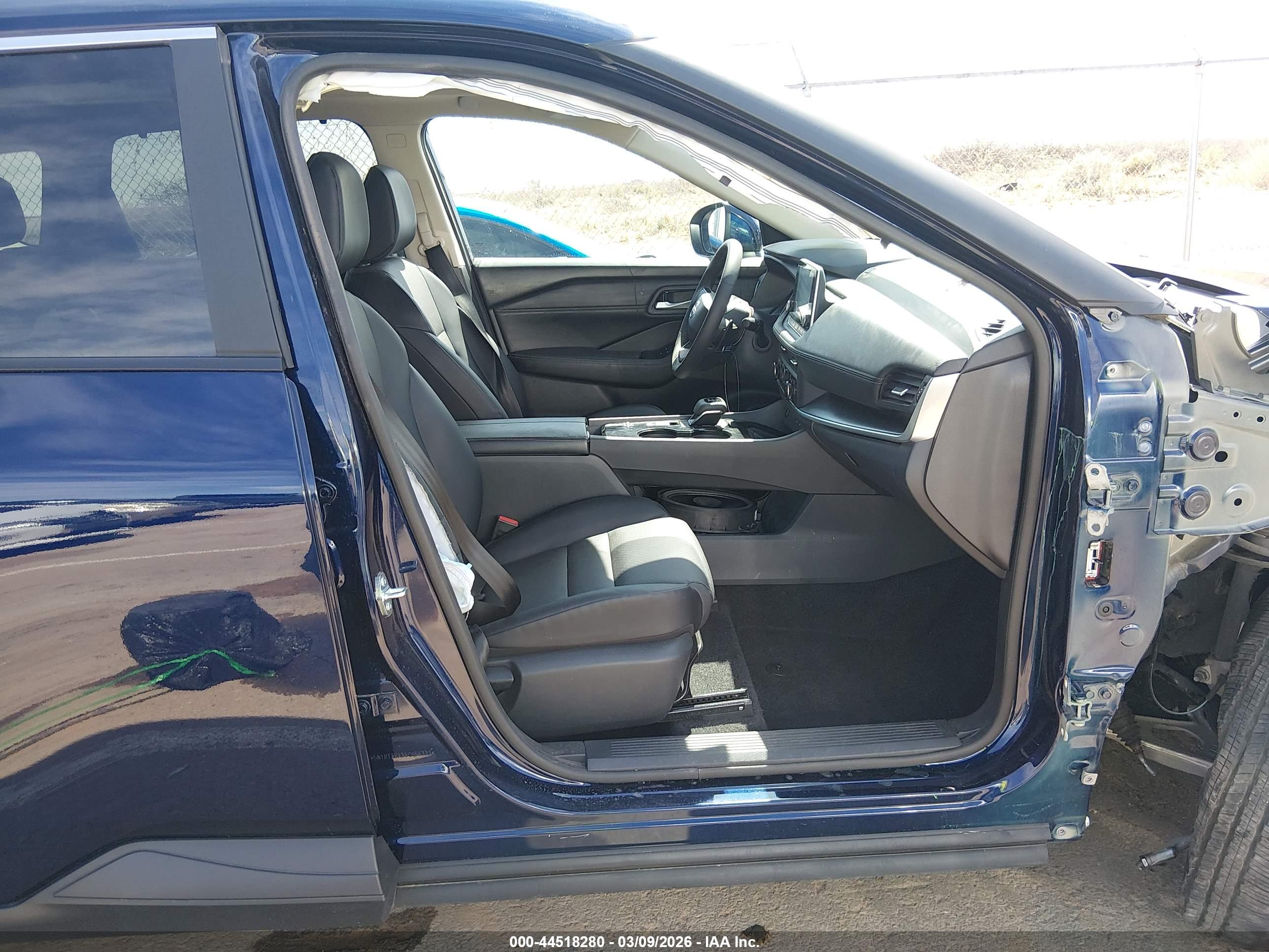 NISSAN ROGUE image 5