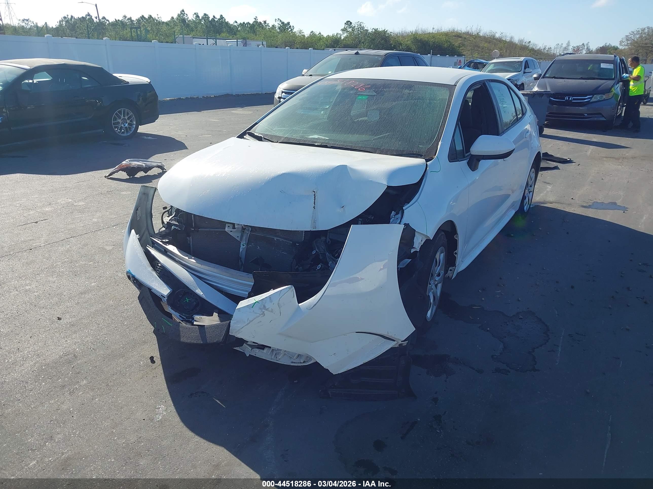 TOYOTA COROLLA image 2