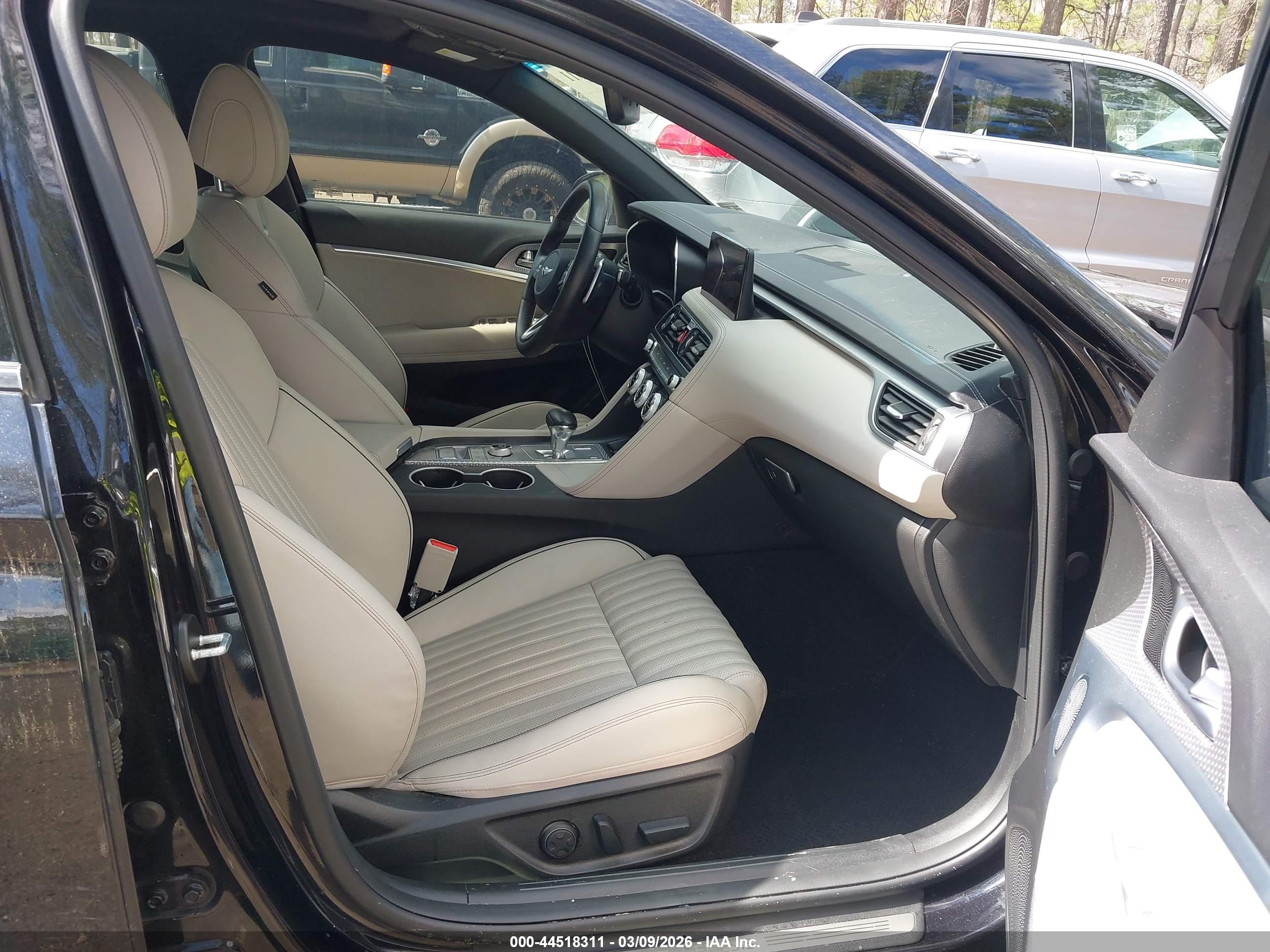 GENESIS G70 image 5