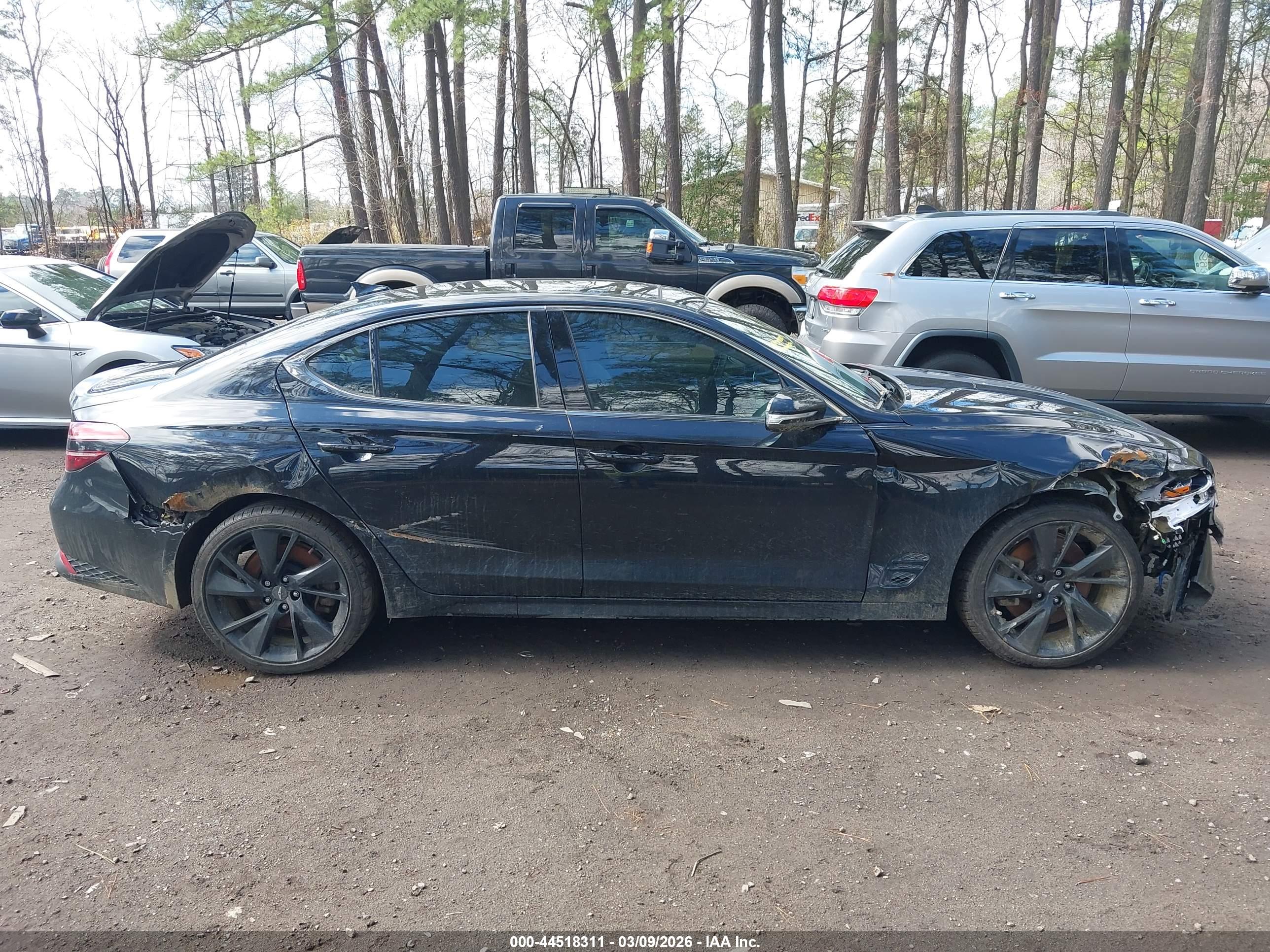 GENESIS G70 image 6